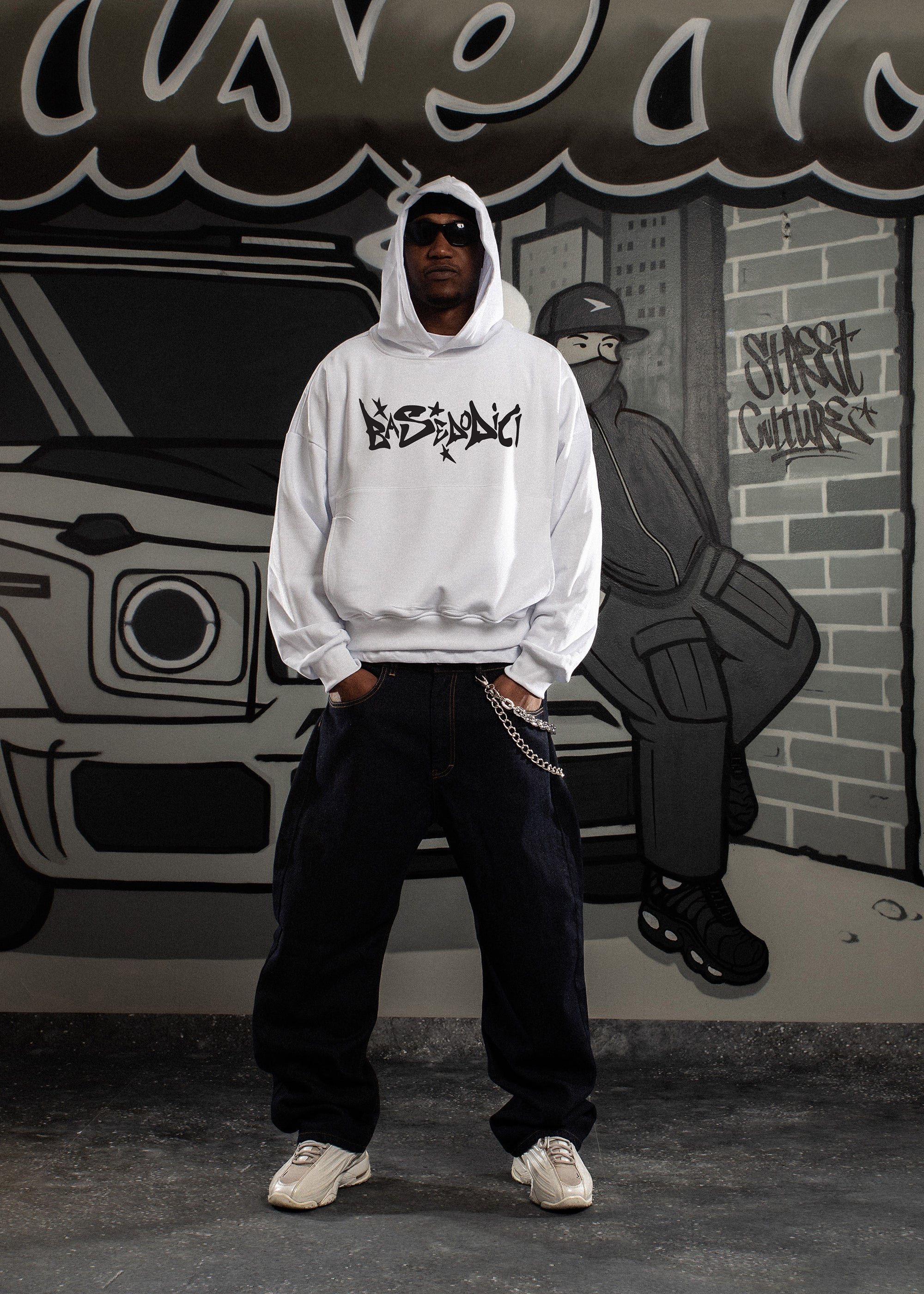 1_0003_GRAFFITIHOODIEWHITE.jpg