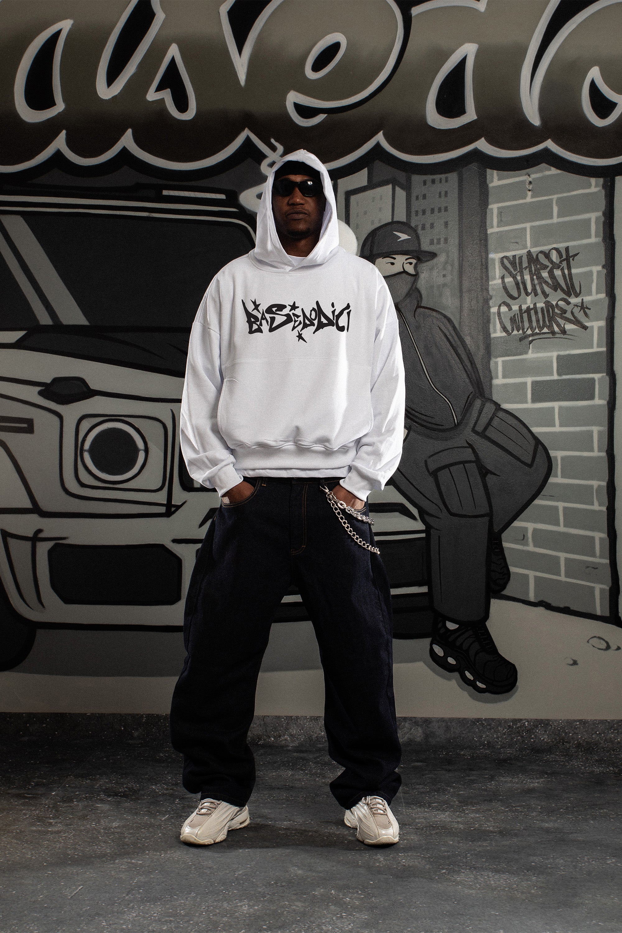 “COMFY” Hoodie Graffiti White