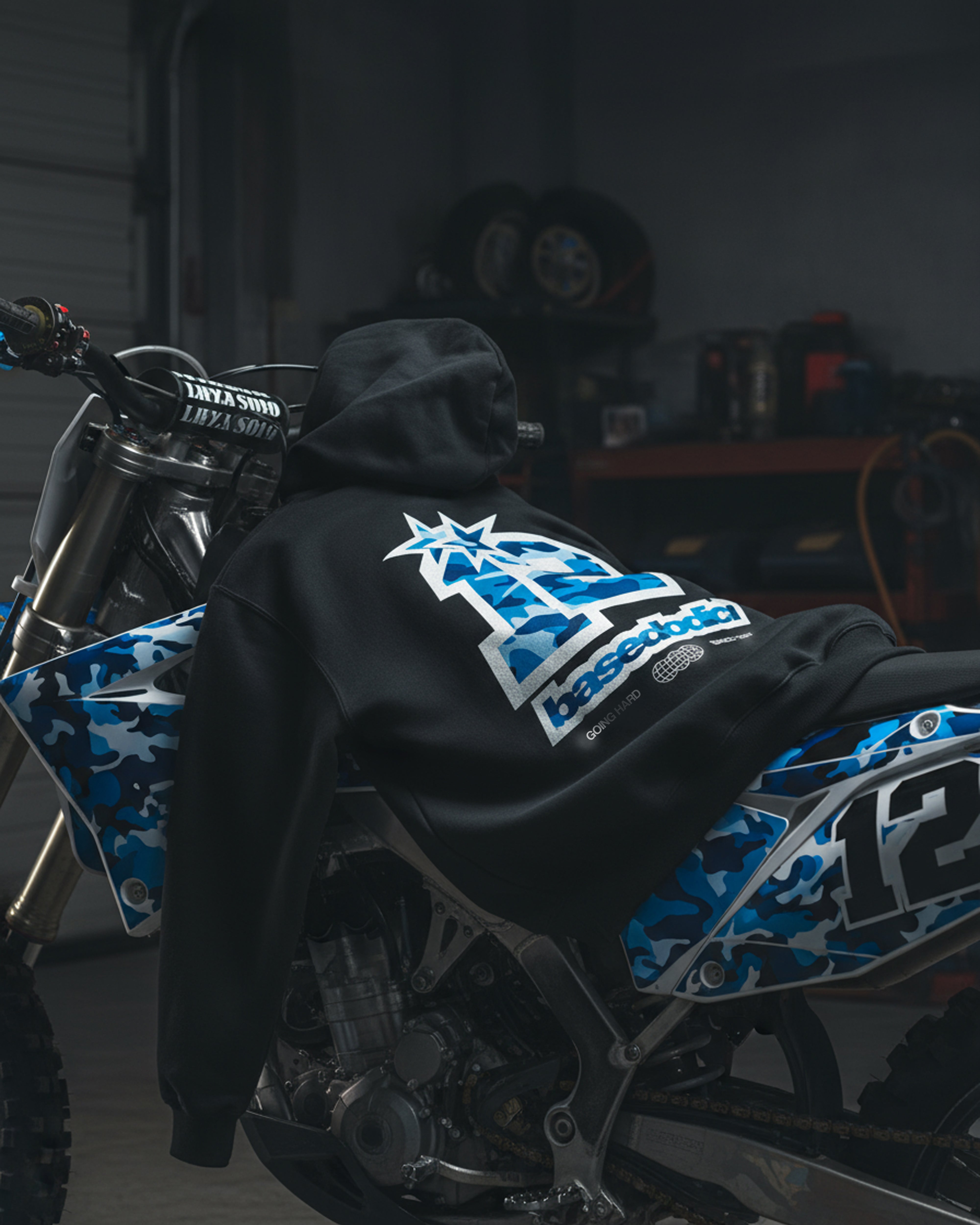 Hoodie "CAMO4PLAYER" Back 12 Black/CamoBlue