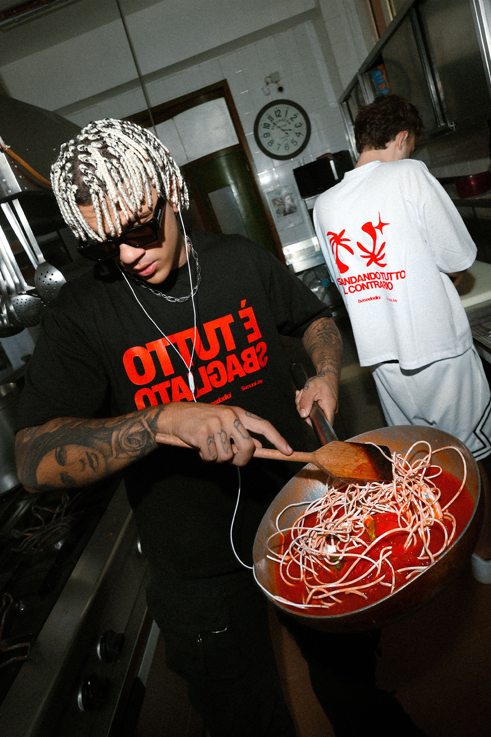 "SAMURAIJAYxBASEDODICI" TuttoSbagliato Tee Black/Red