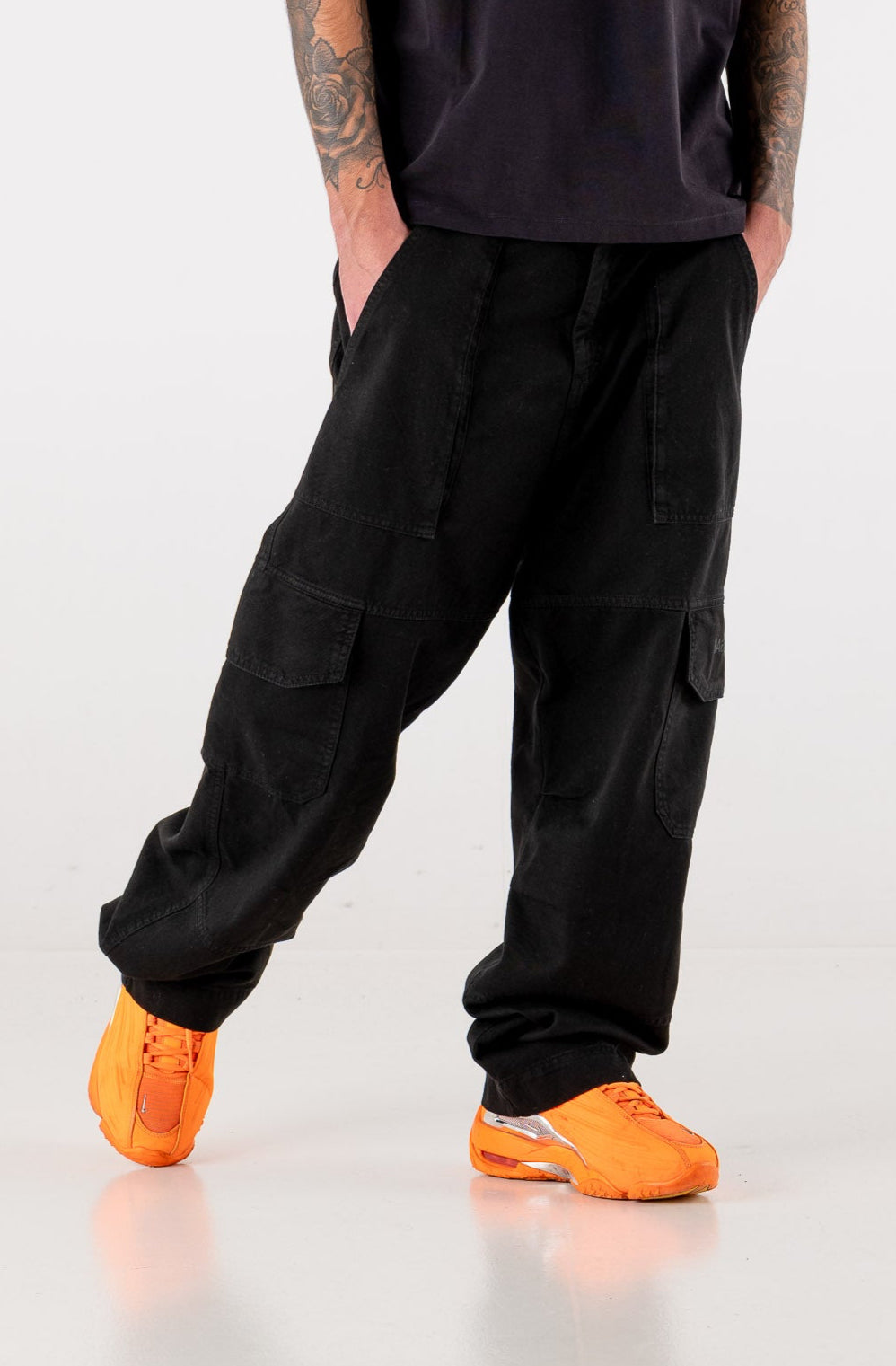 “KILLED ROMANCE” Zip Hoodie & Cargo look