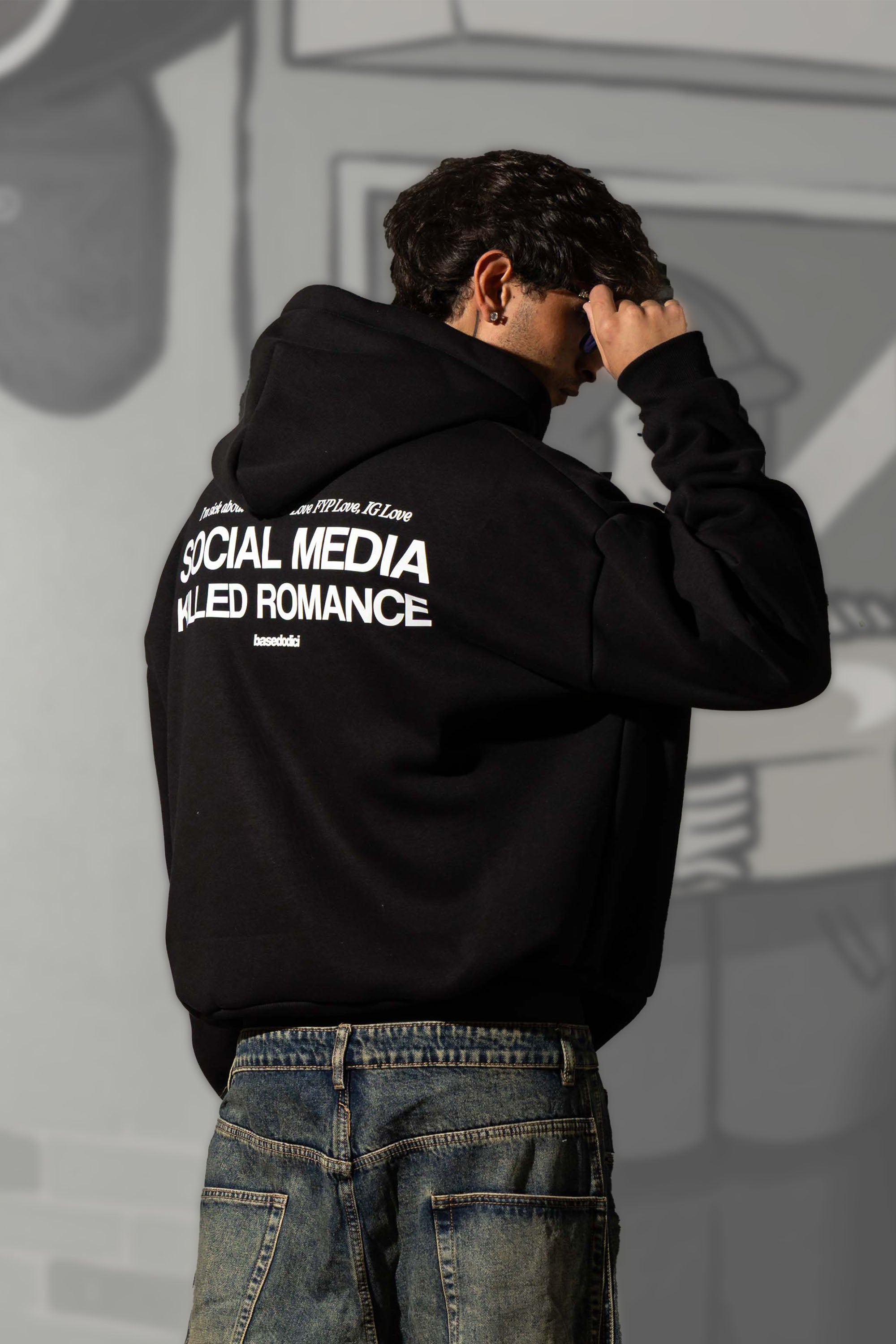 “KILLED ROMANCE” Zip Hoodie & Cargo look