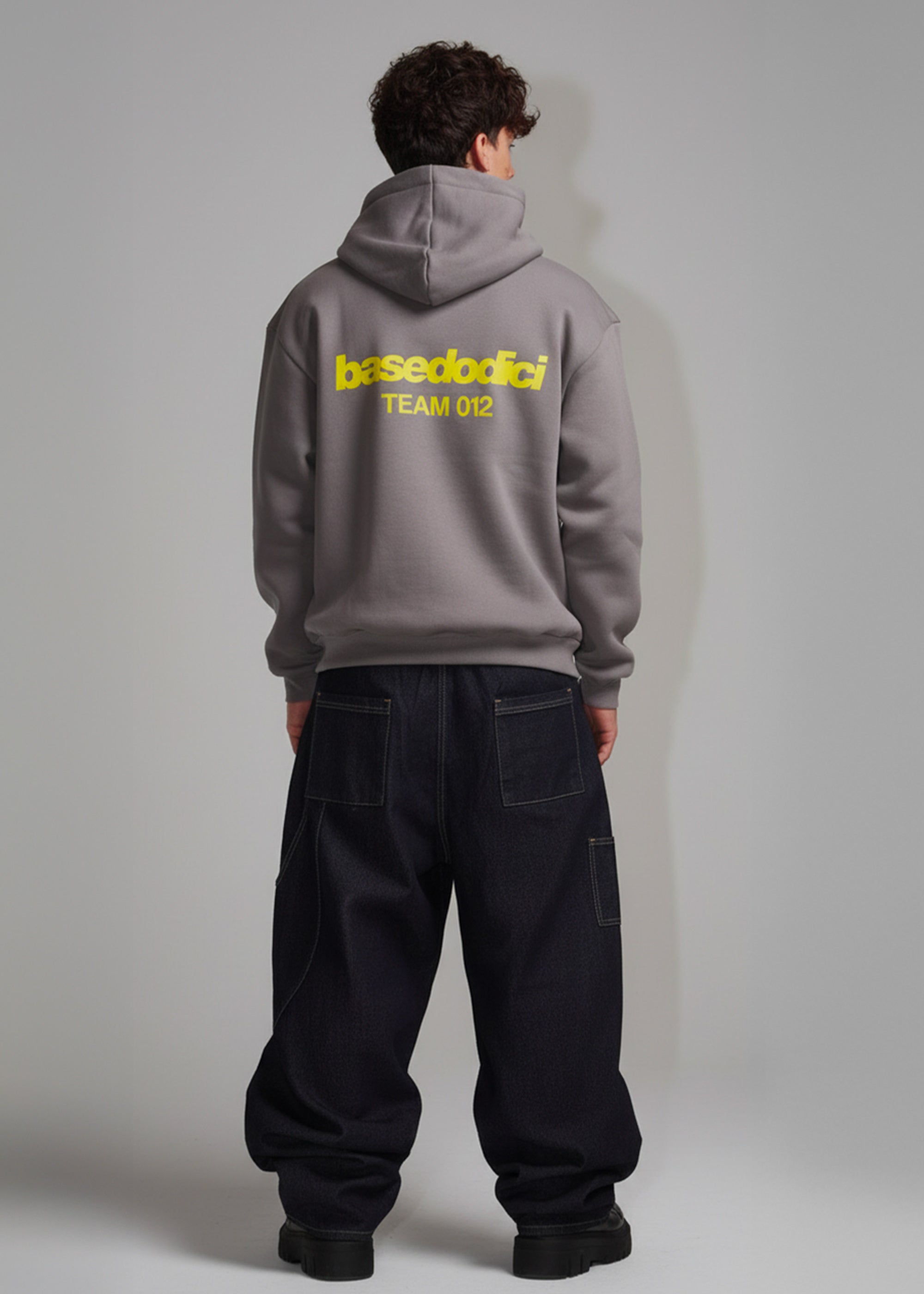 0027_HOODIE_BACK_LOGO_CHARACOALGREY_01.jpg
