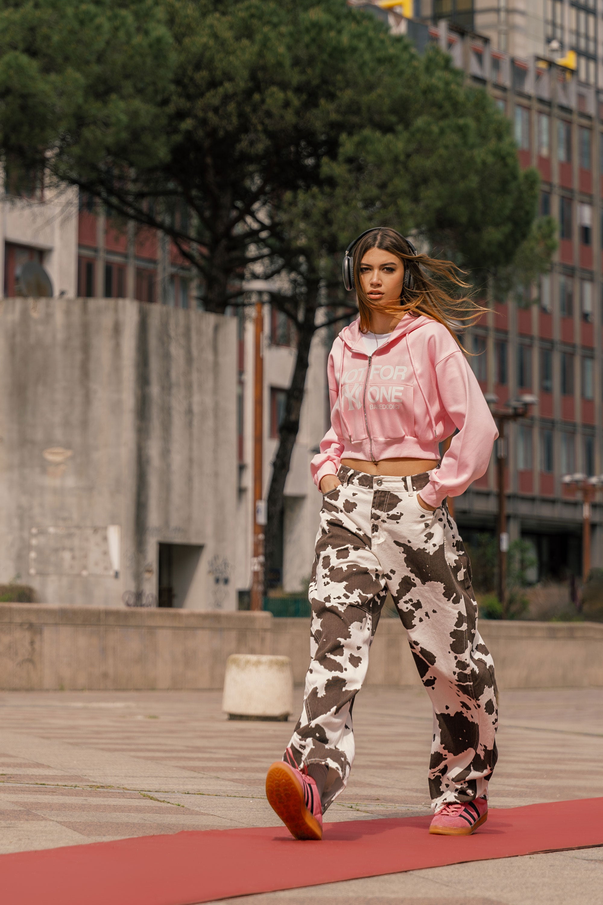 Crop Zip Hoodie “DIVA” Not For Anyone Pink