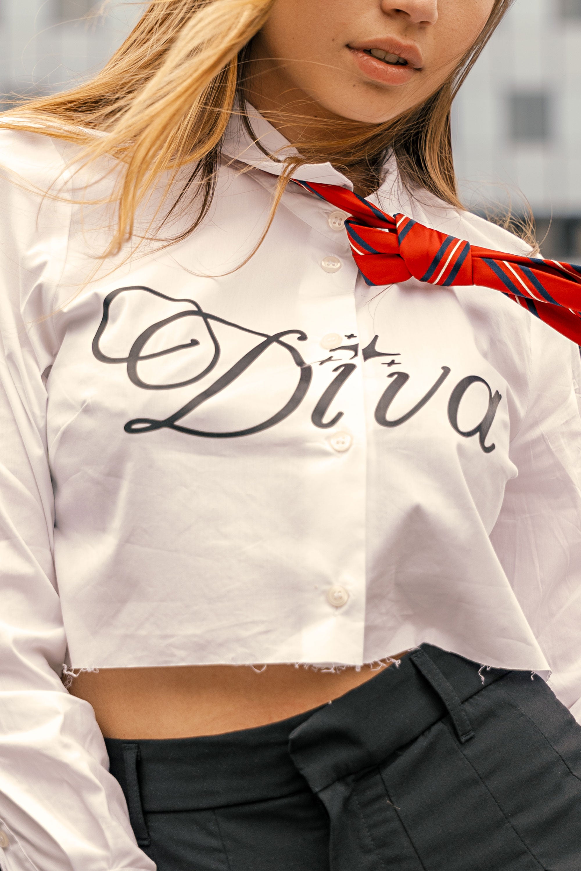 Crop Shirt “DIVA” Italic White