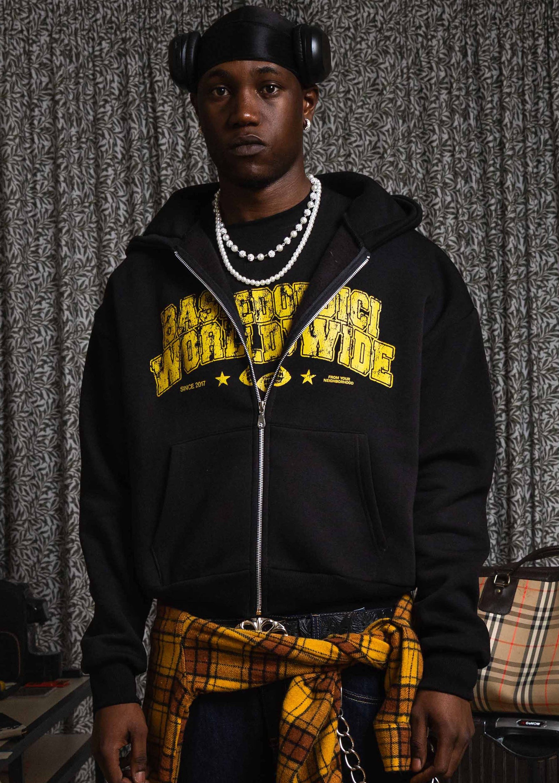 14OCT25_FULL_ZIP_WORLD_TOUR_B12_WORLDWIDE_BLACK_01.jpg