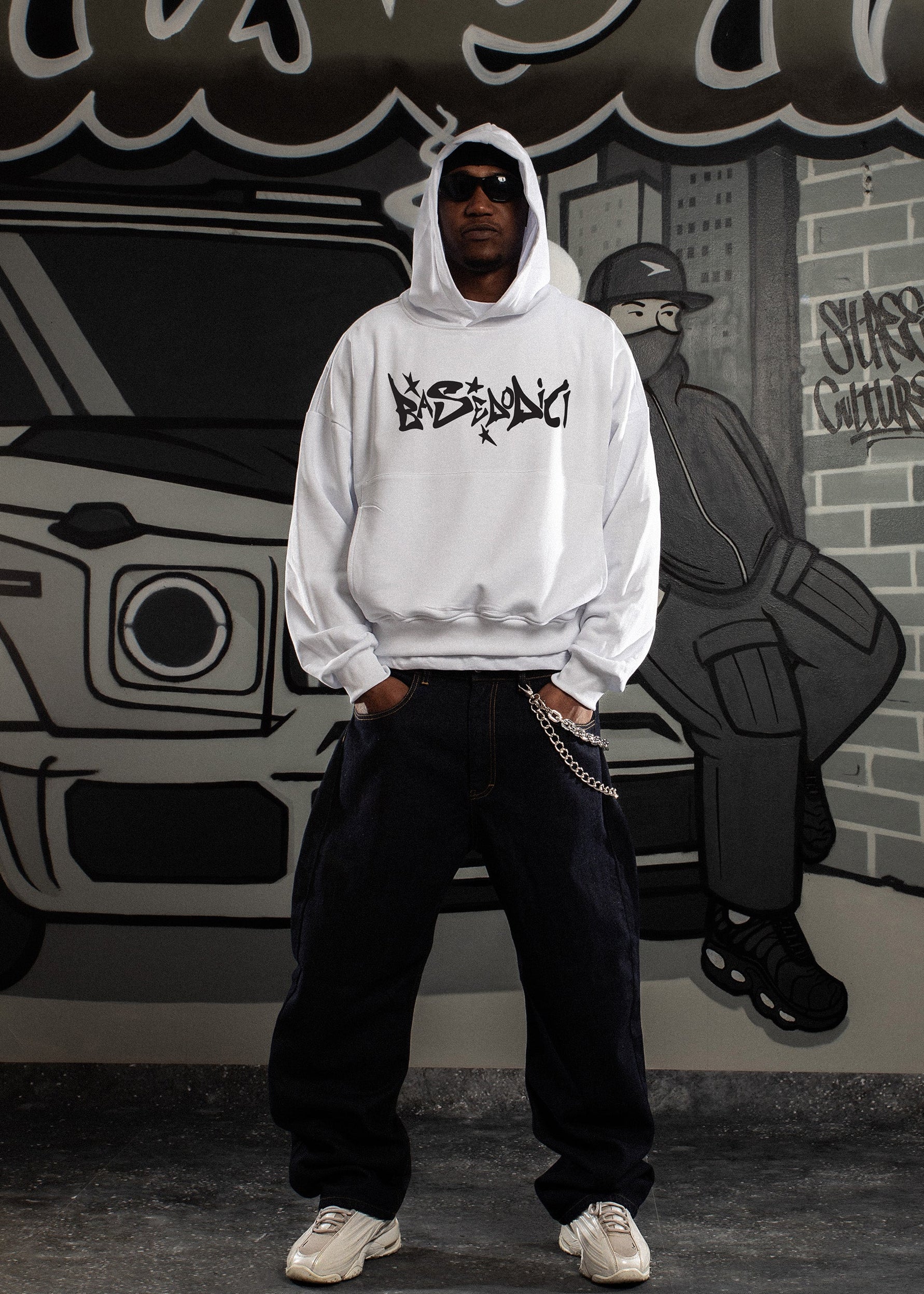 1_0003_GRAFFITIHOODIEWHITE.jpg