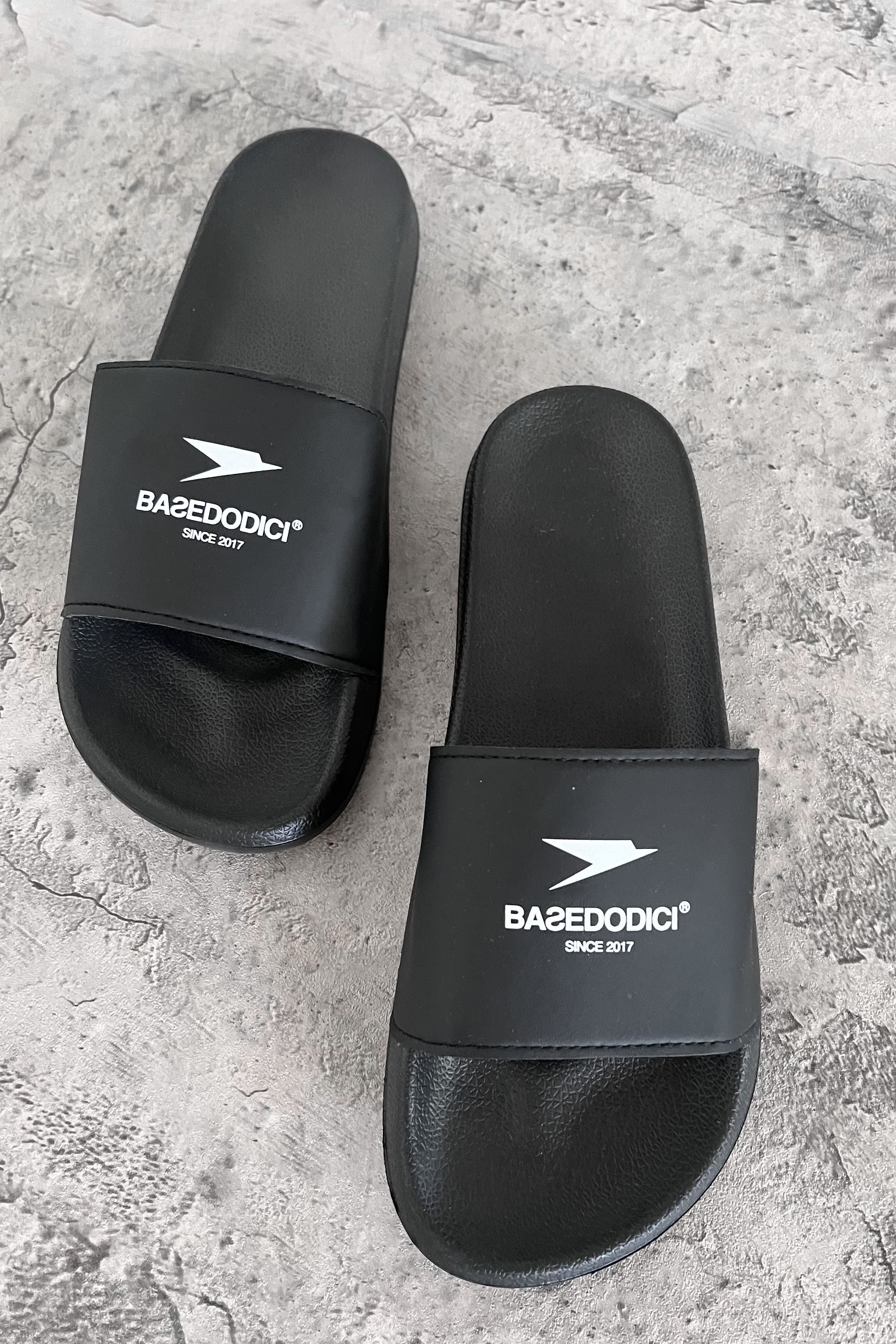 Sliders "BEACH" Logo Black 