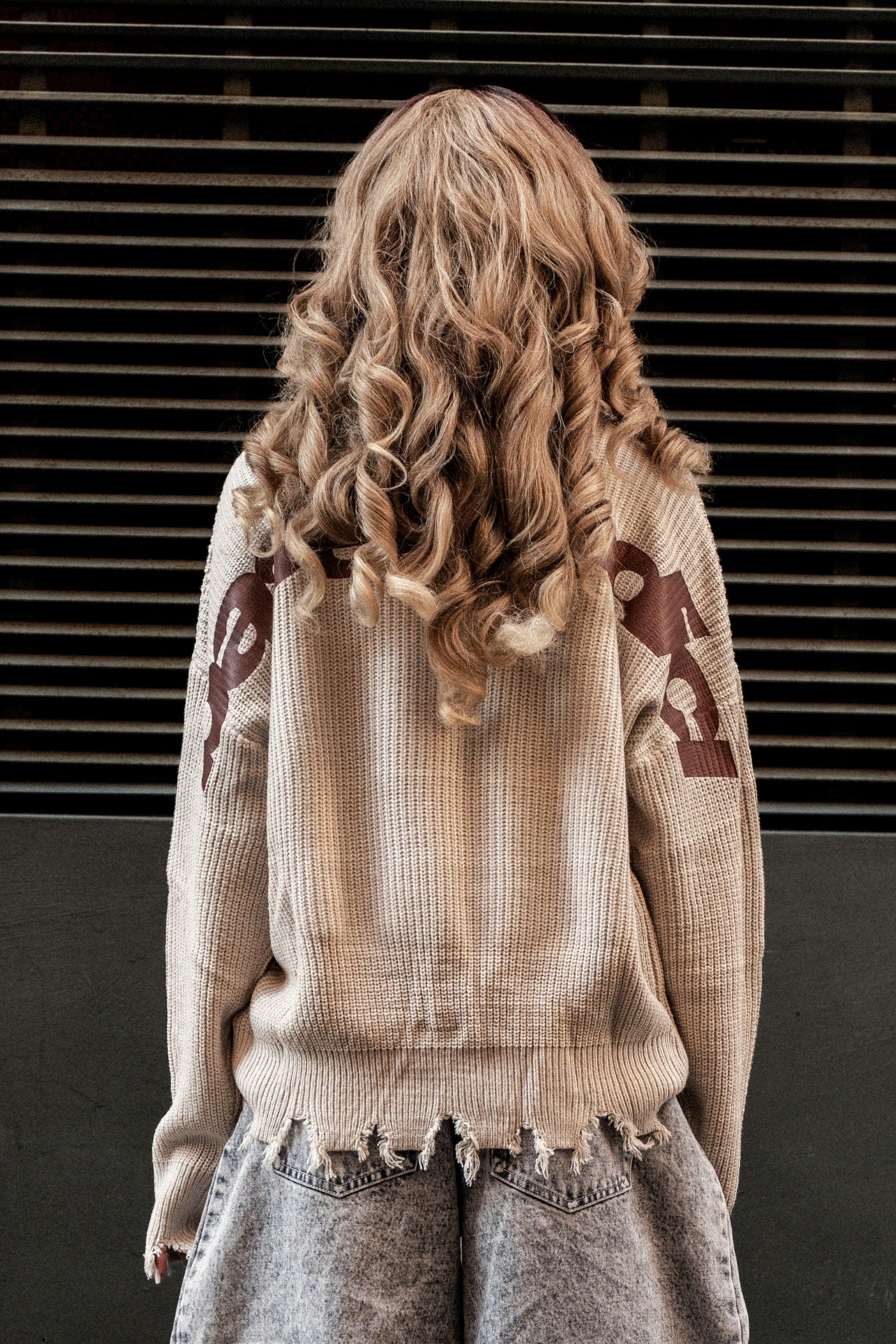 Knitwear "BROKENNESS" Shoulder Logo Cream