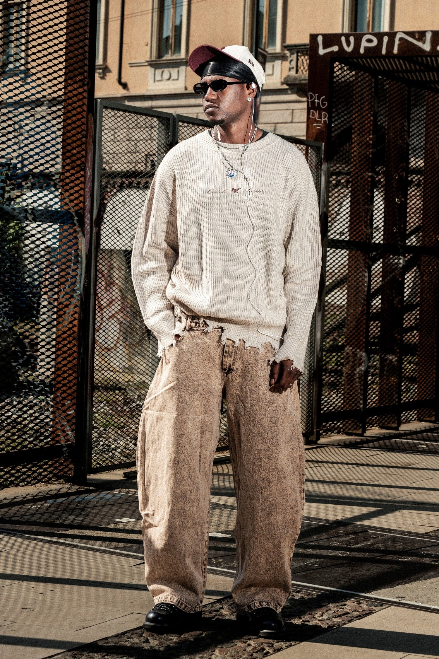 Knitwear "BROKENNESS" Shoulder Logo Cream