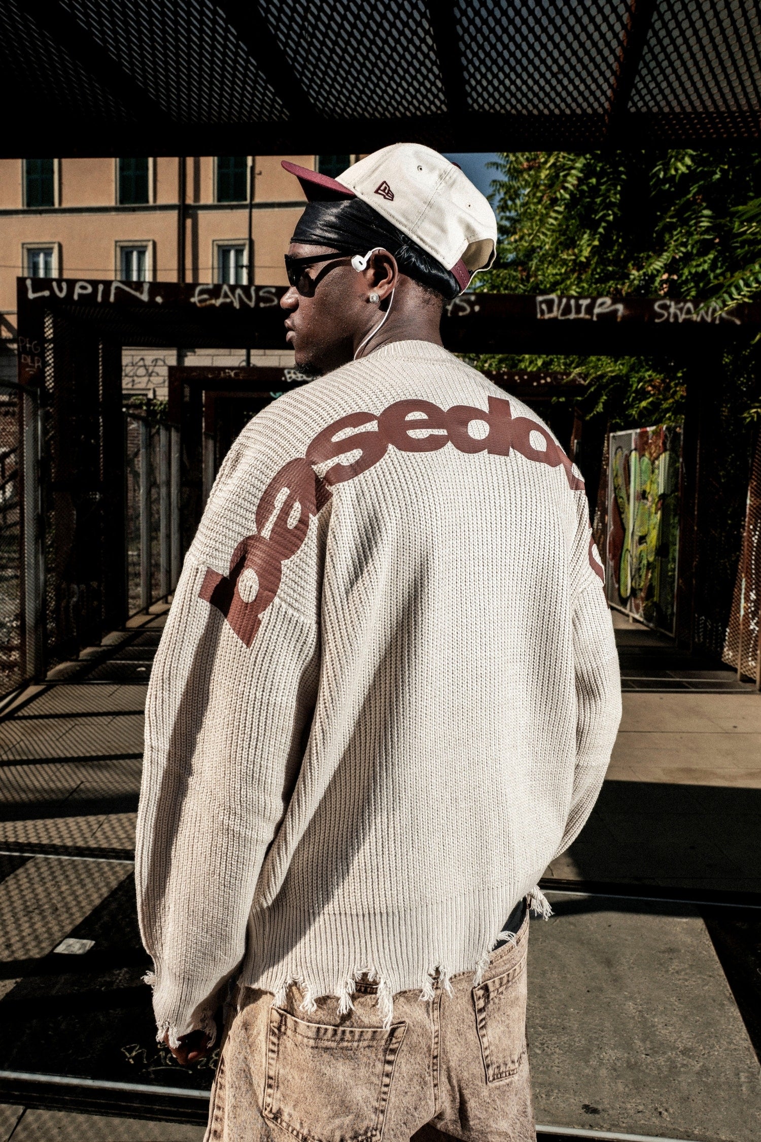 Knitwear "BROKENNESS" Shoulder Logo Cream