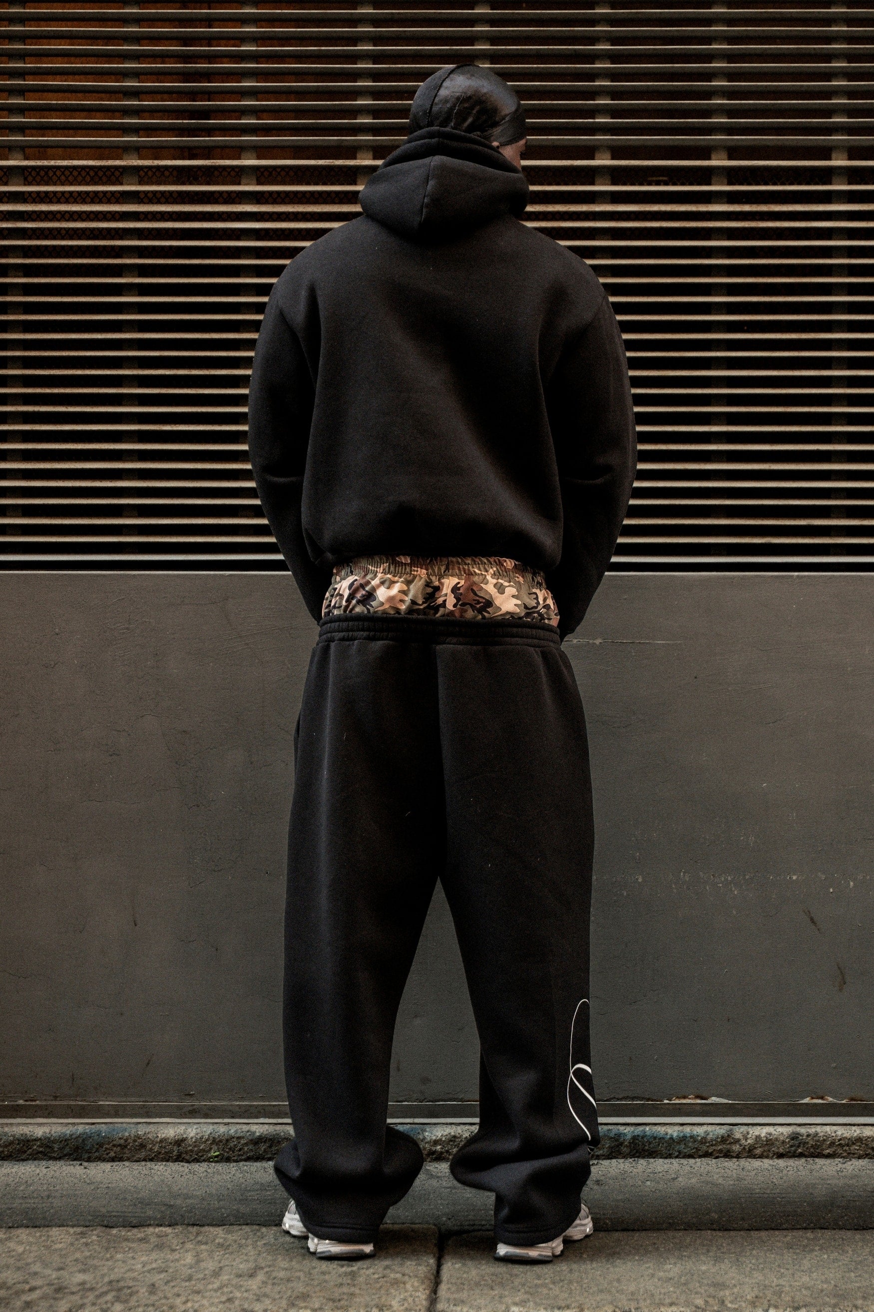 Hoodie "BROKENNESS" Malaffare Black