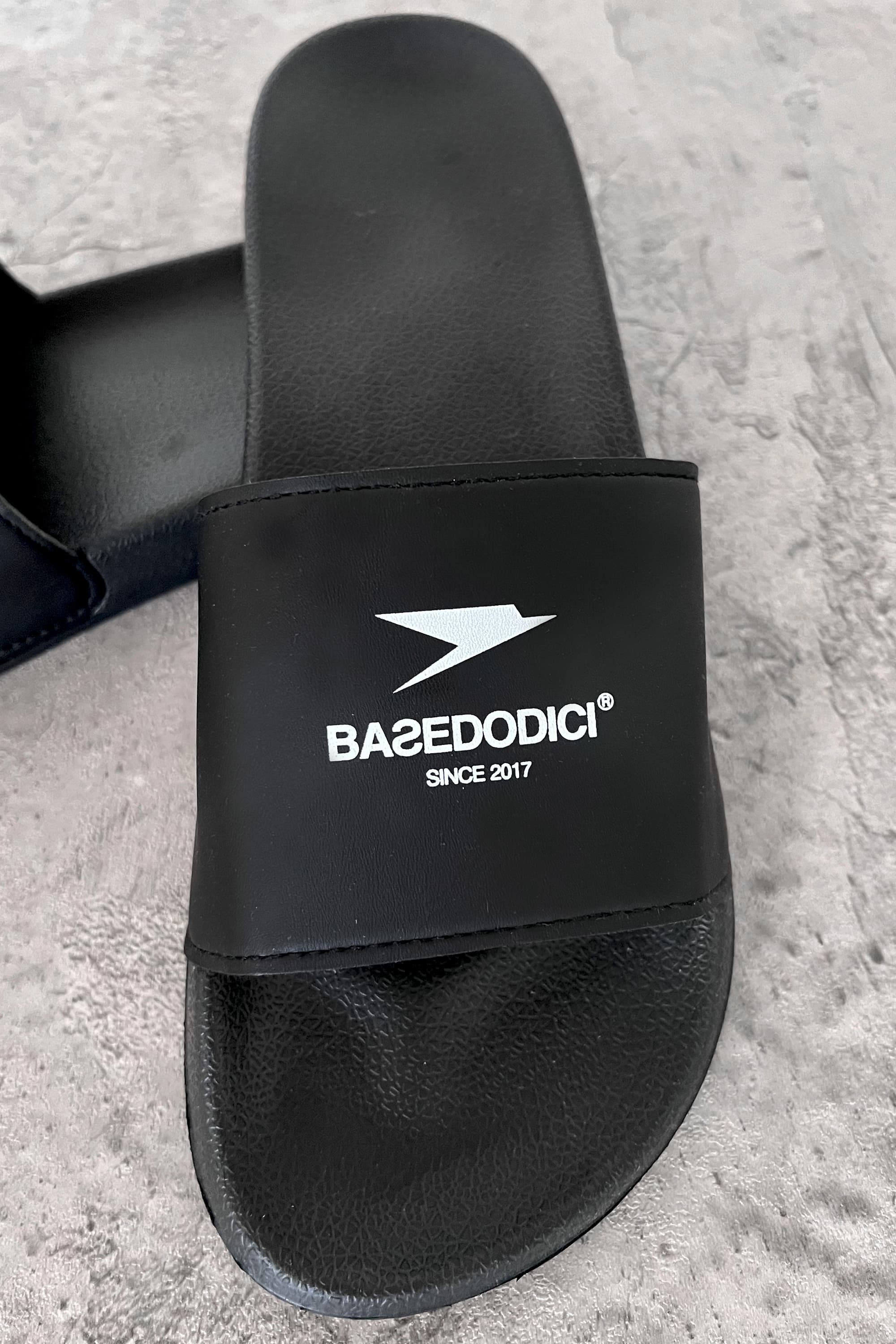 Sliders "BEACH" Logo Black 