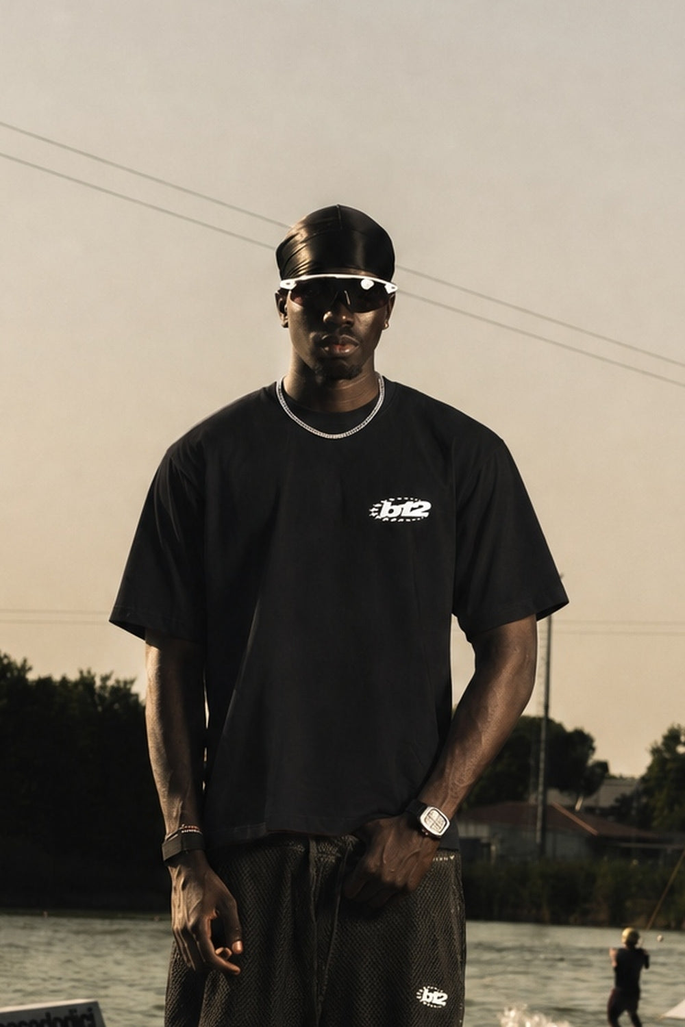 T-shirt "RIVIERA" Paper Black