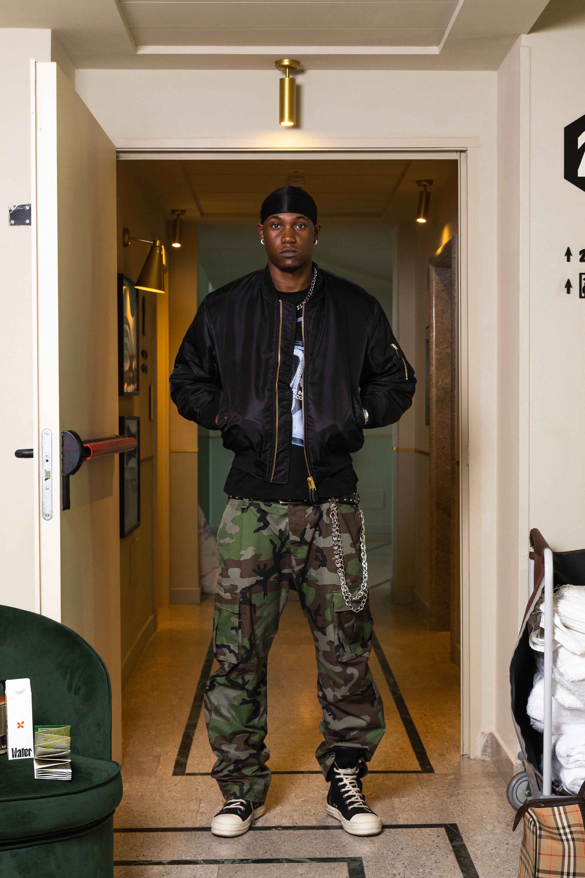 "WORLD TOUR" Bomber Black look