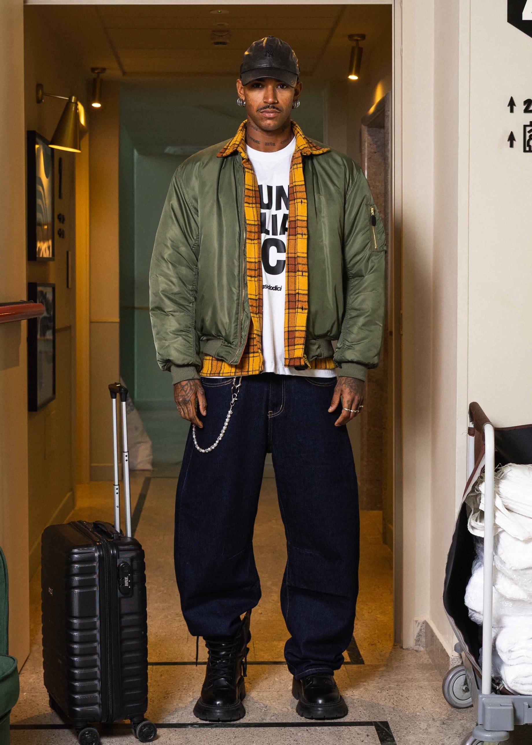 BOMBER_JACKET_WORLD_TOUR_MILITARY_GREEN_14OCT25_0001_10c.jpg