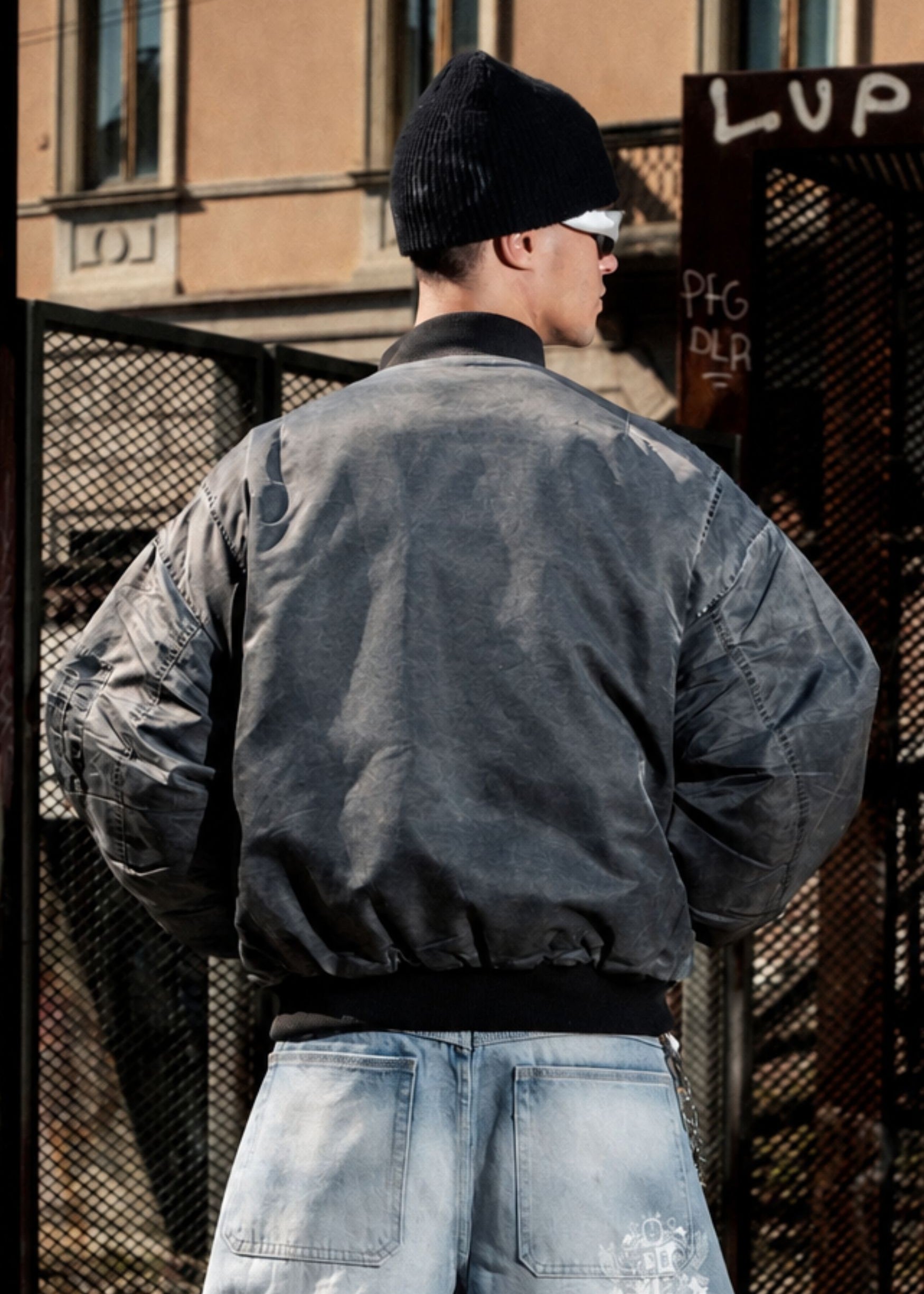 BomberJacket_BROKENNESS_FrontLogoGrey03.jpg