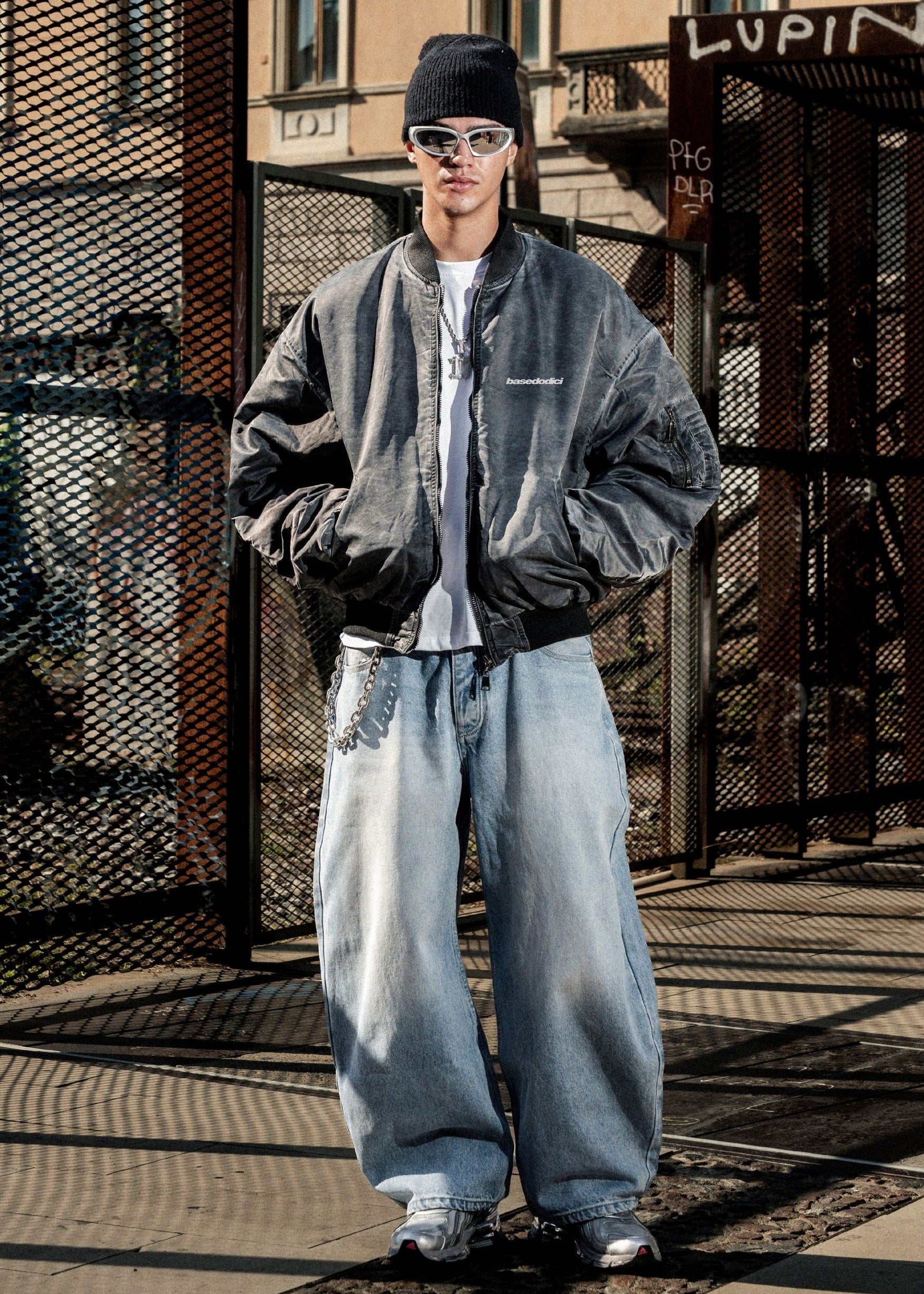 BomberJacket_BROKENNESS_FrontLogoGrey04.jpg