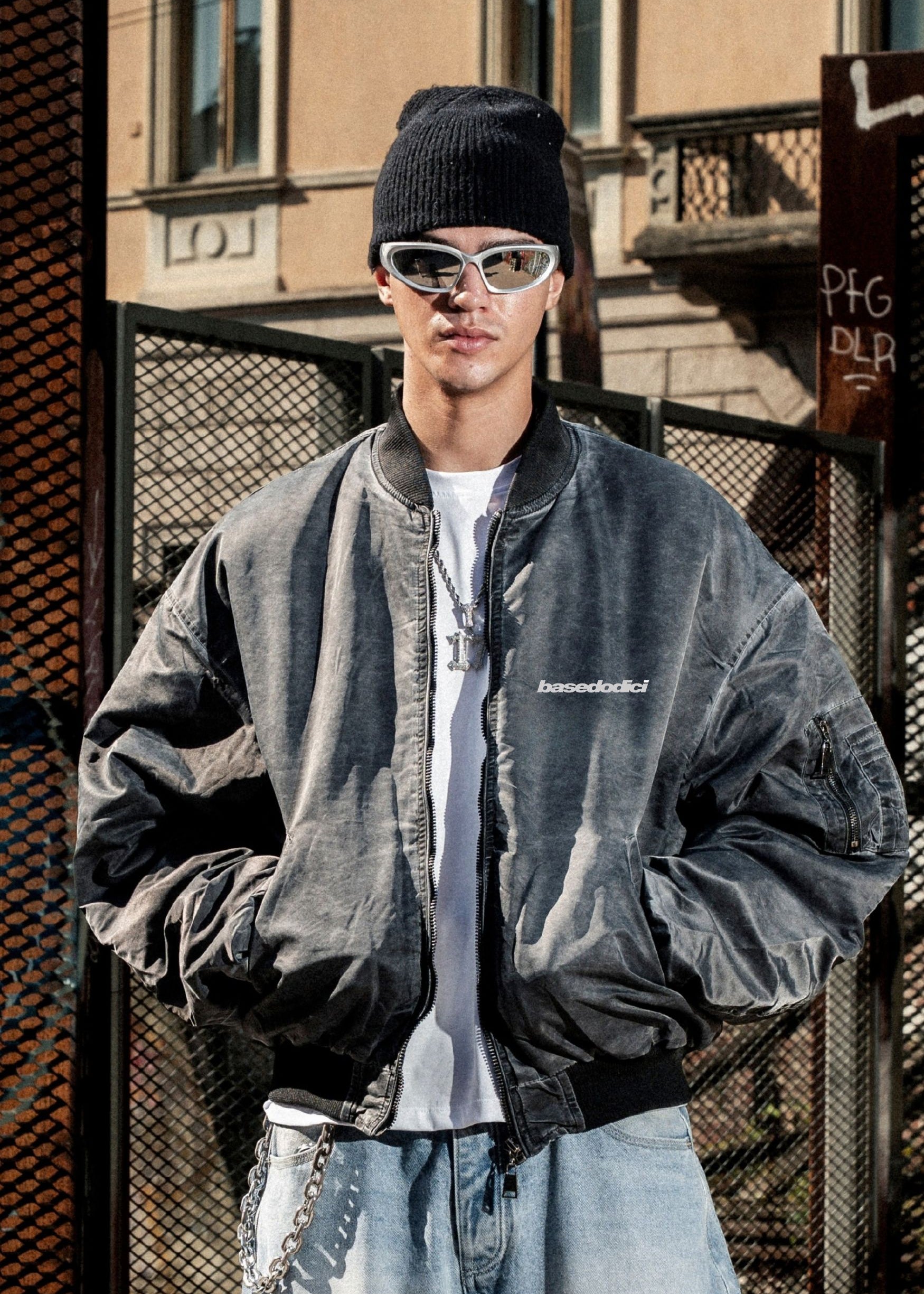 BomberJacket_BROKENNESS_FrontLogoGrey05.jpg