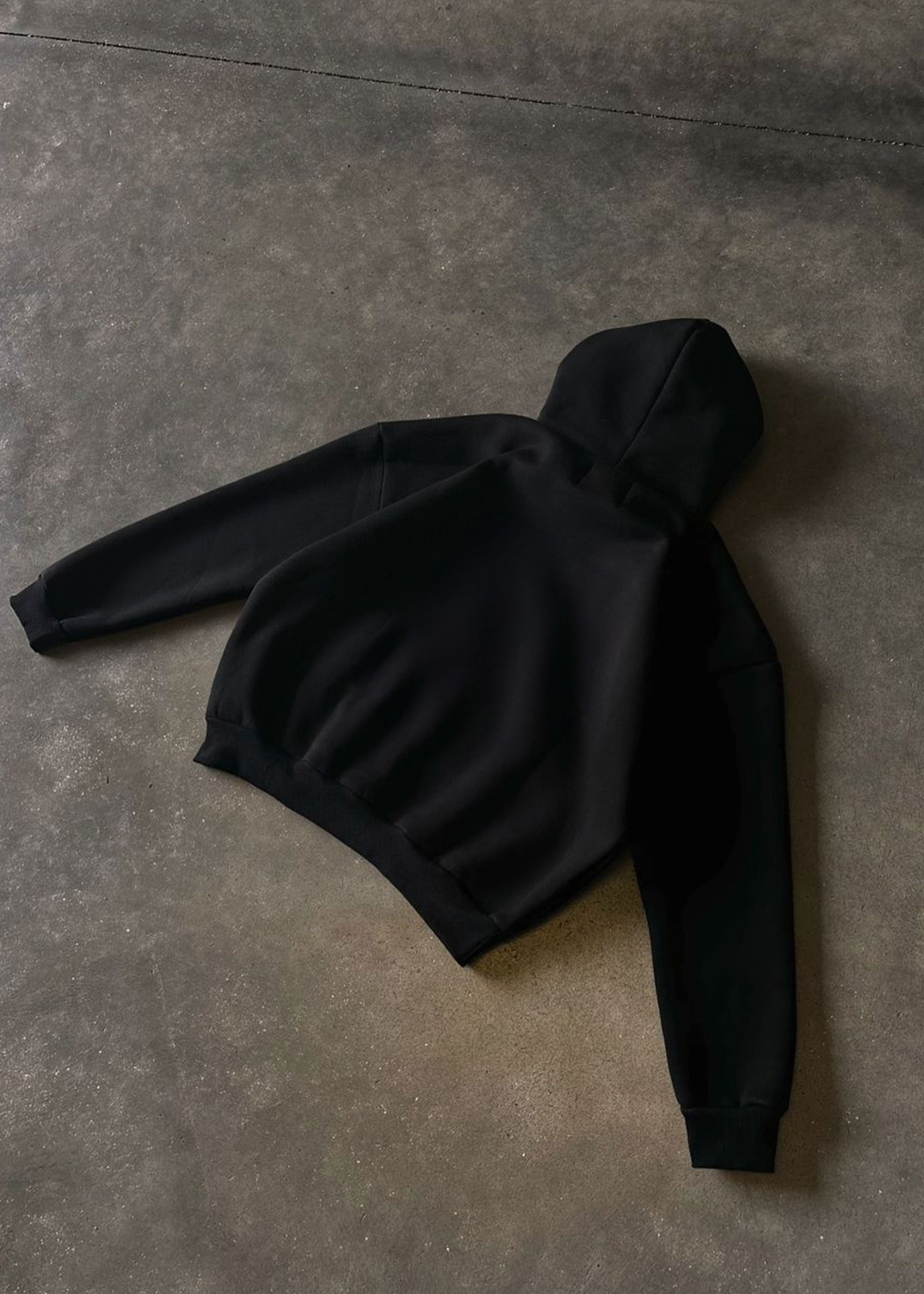 COMFY_Hoodie_Black_Back_02.jpg
