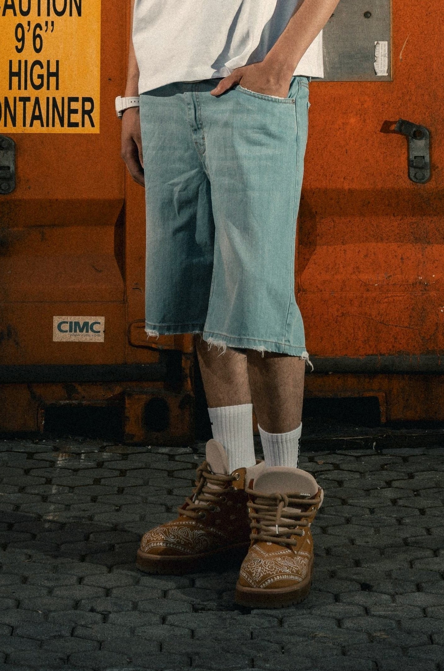 Look "LAST DELIVERY" BackLogos White Light Blue