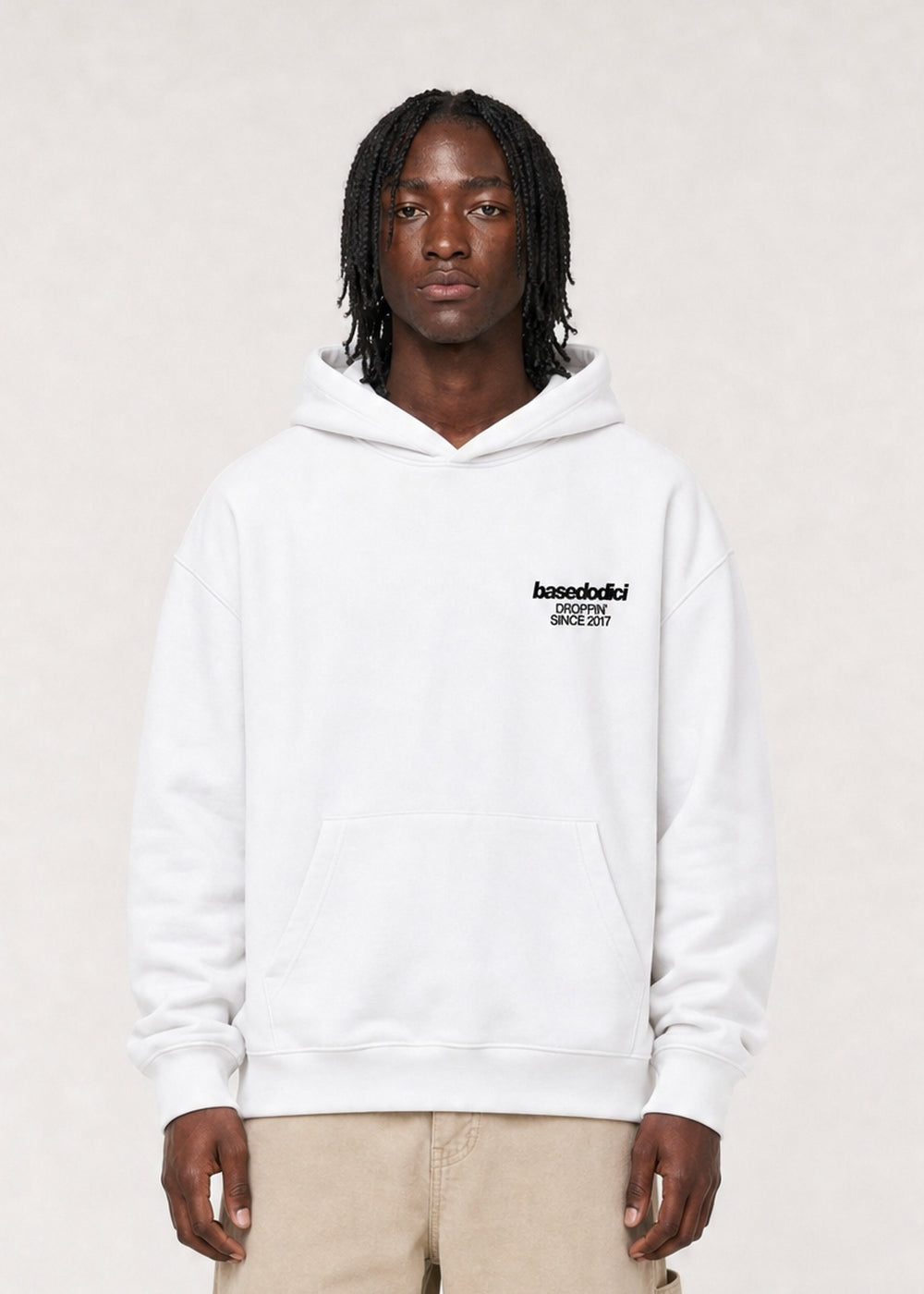 CROP_INDOSSATO-FRONT_Hoodie_VIRAL_EDIT_TU_SI_BELL_BELL_White-Animalier_Marcus.jpg
