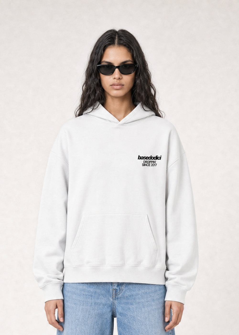 CROP_INDOSSATO-FRONT_Hoodie_VIRAL_EDIT_TiAmoVenerdi_White-Animalier_Paula.jpg
