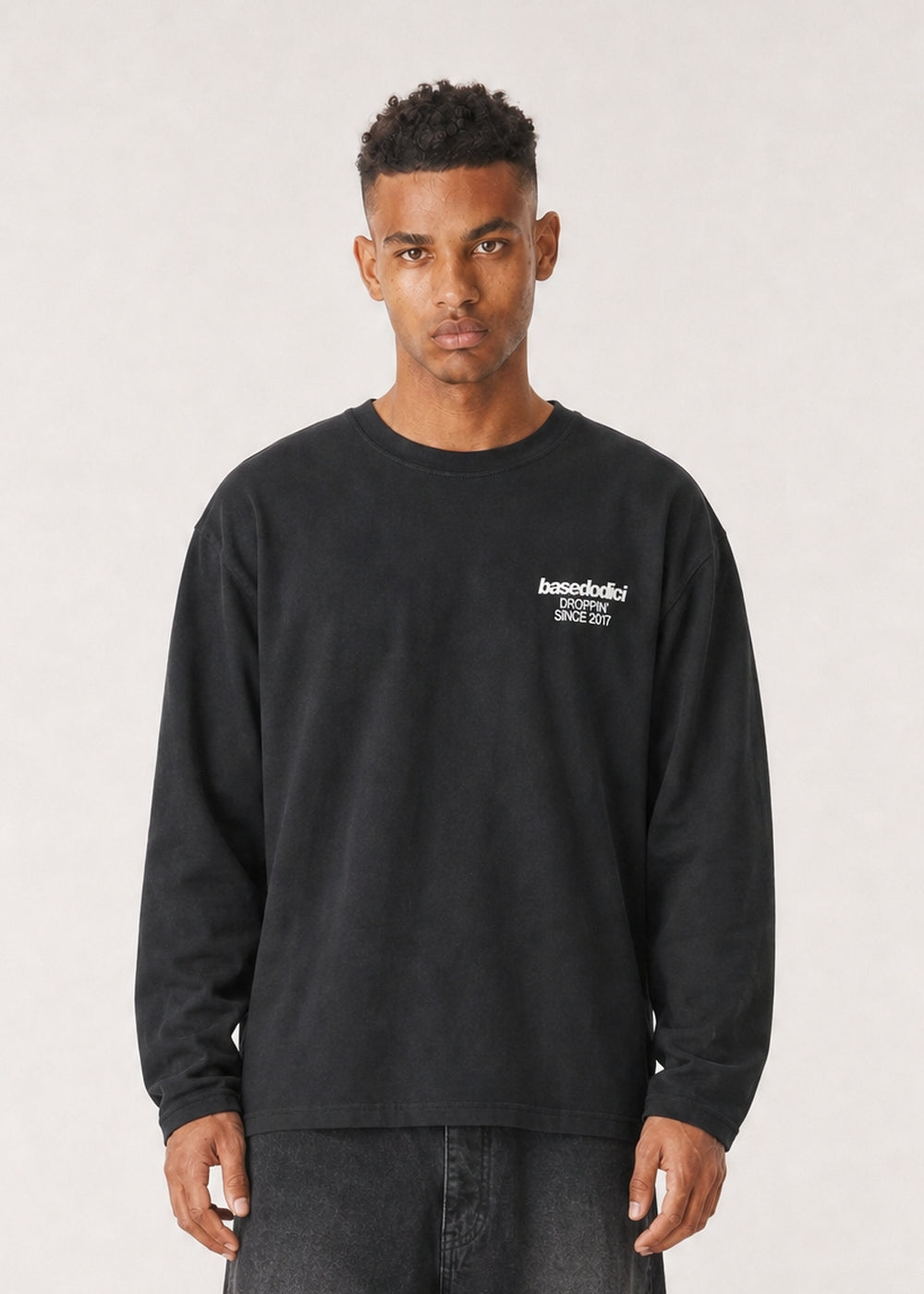 CROP_INDOSSATO-FRONT_LongsleeveVIRALEDITTiAmoVenerdiBlack-White_Ronaldo.jpg