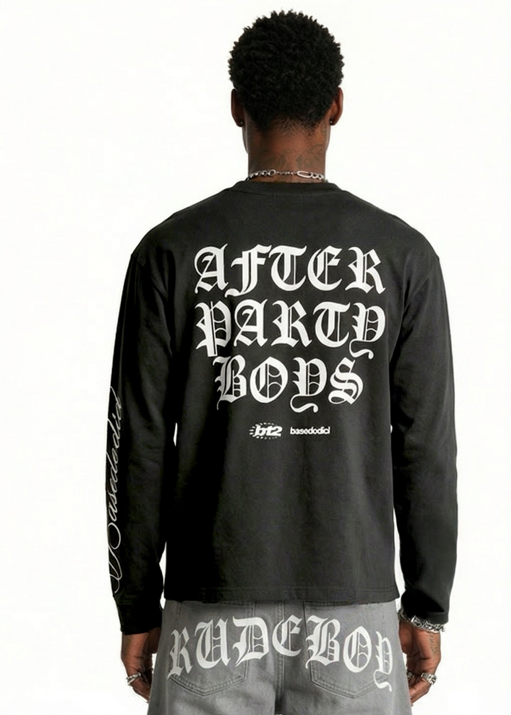 CROP_INDOSSATO_0000_Longsleeve_FORDREAMERS_AfterPartyBlack-1.jpg