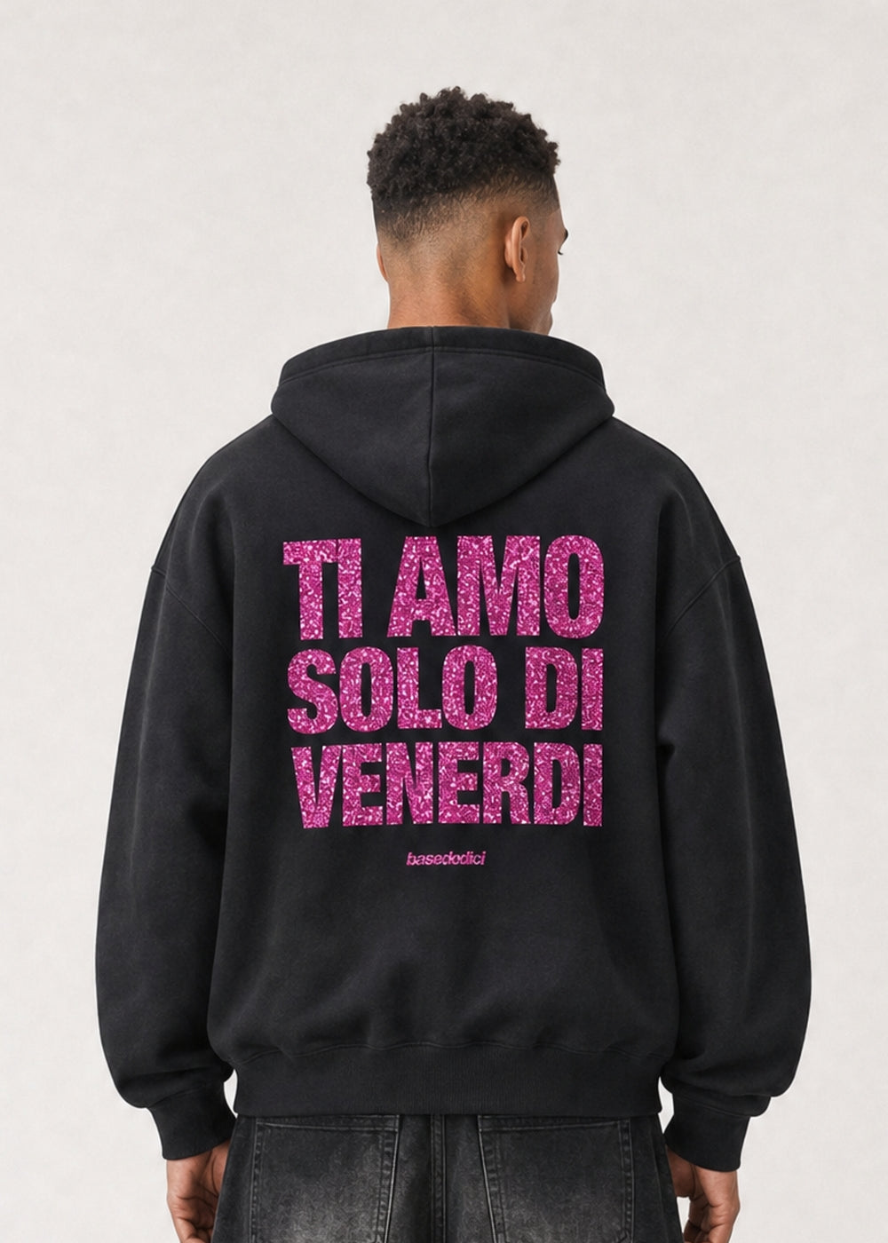 CROP_INDOSSATO_HoodieVIRALEDITTiAmoVenerdiBlack-GlitterPink_Ronaldo.jpg