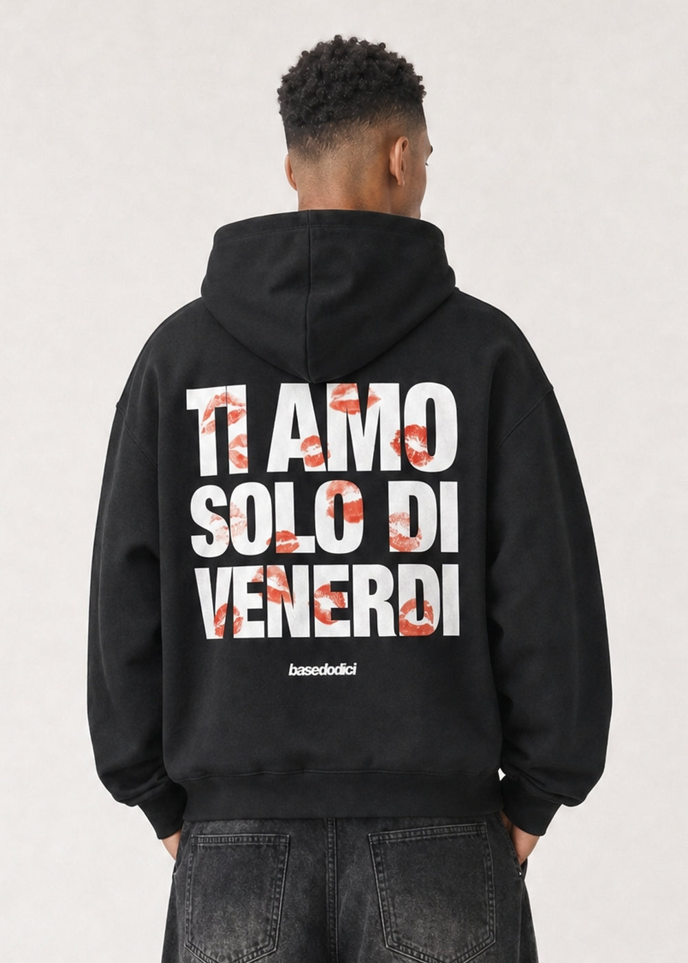 CROP_INDOSSATO_HoodieVIRALEDITTiAmoVenerdiBlack-Kiss_Ronaldo.jpg