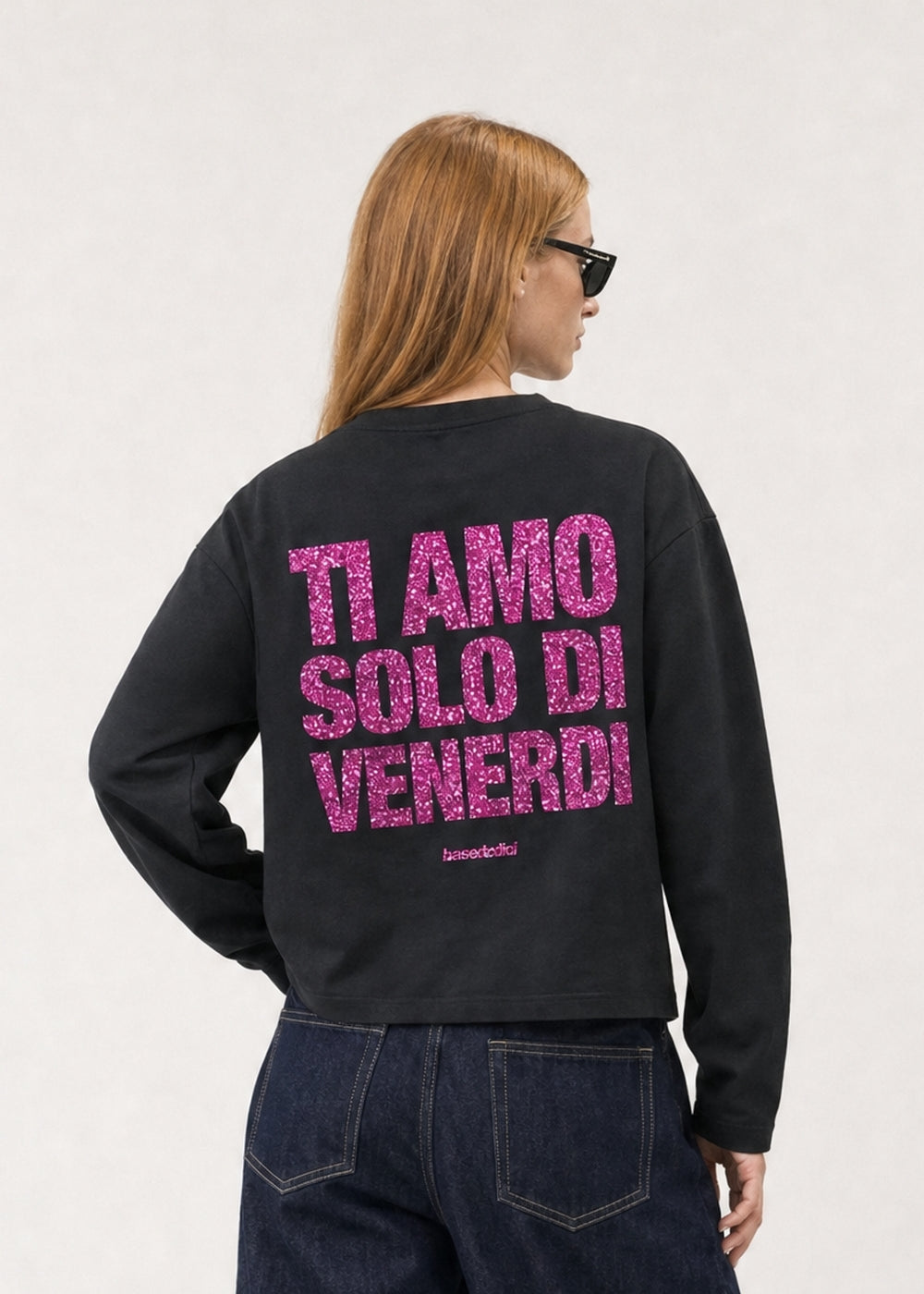 CROP_INDOSSATO_LongsleeveVIRALEDITTiAmoVenerdiBlack-GlitterPink_Alessandra.jpg