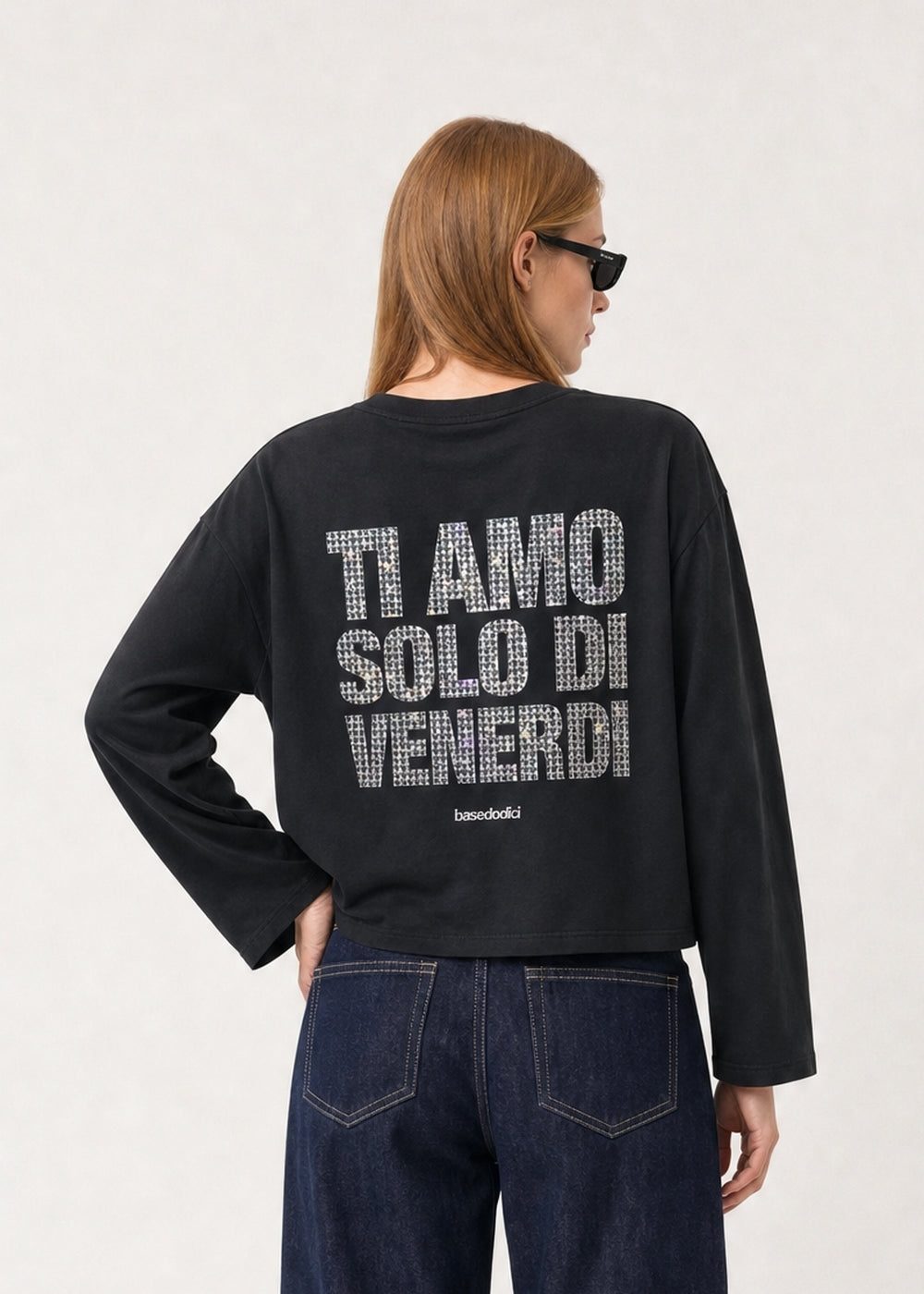 CROP_INDOSSATO_LongsleeveVIRALEDITTiAmoVenerdiBlack-Grillz_Alessandra.jpg