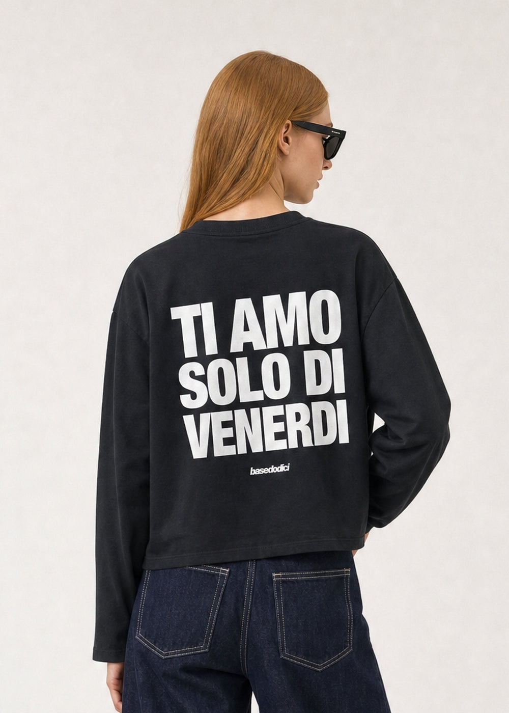 CROP_INDOSSATO_LongsleeveVIRALEDITTiAmoVenerdiBlack-White_Alessandra.jpg