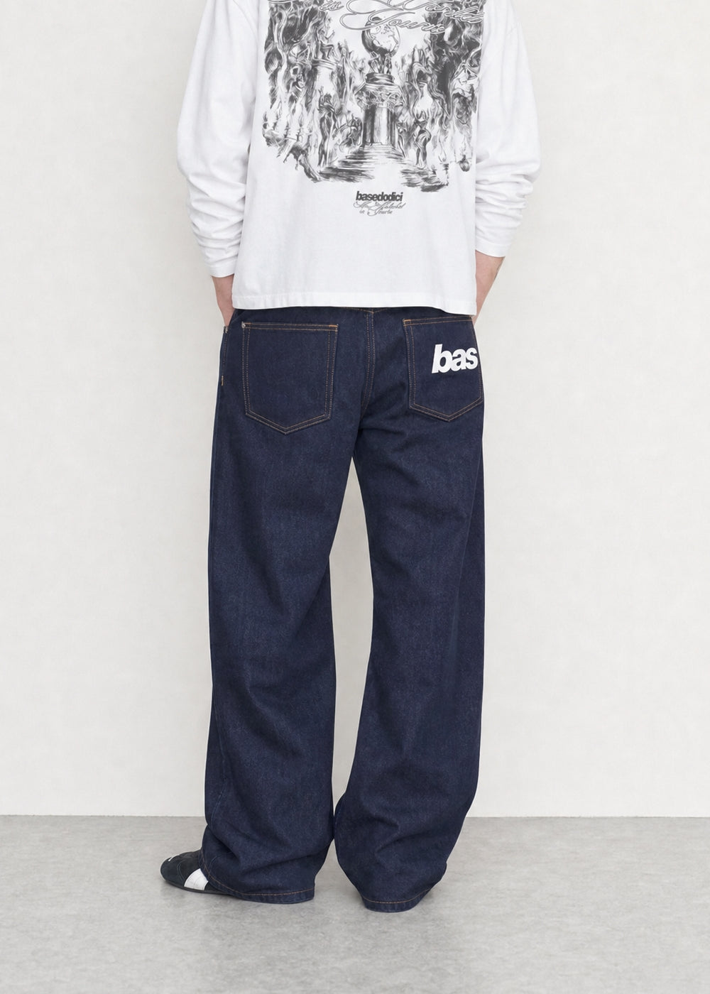 CROP_INDOSSATO_outfit2_nuovo_back.jpg