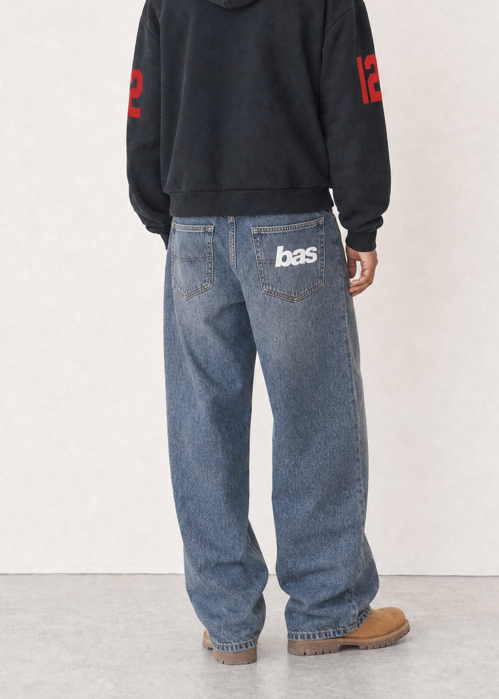 CROP_INDOSSATO_outfit3_ronaldo_back.jpg