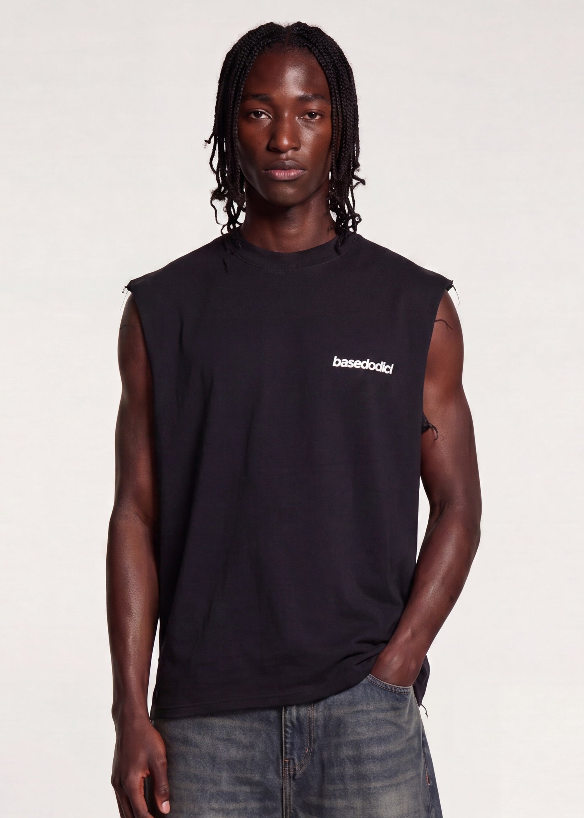 CROP_base1-front-black-marcus.jpg