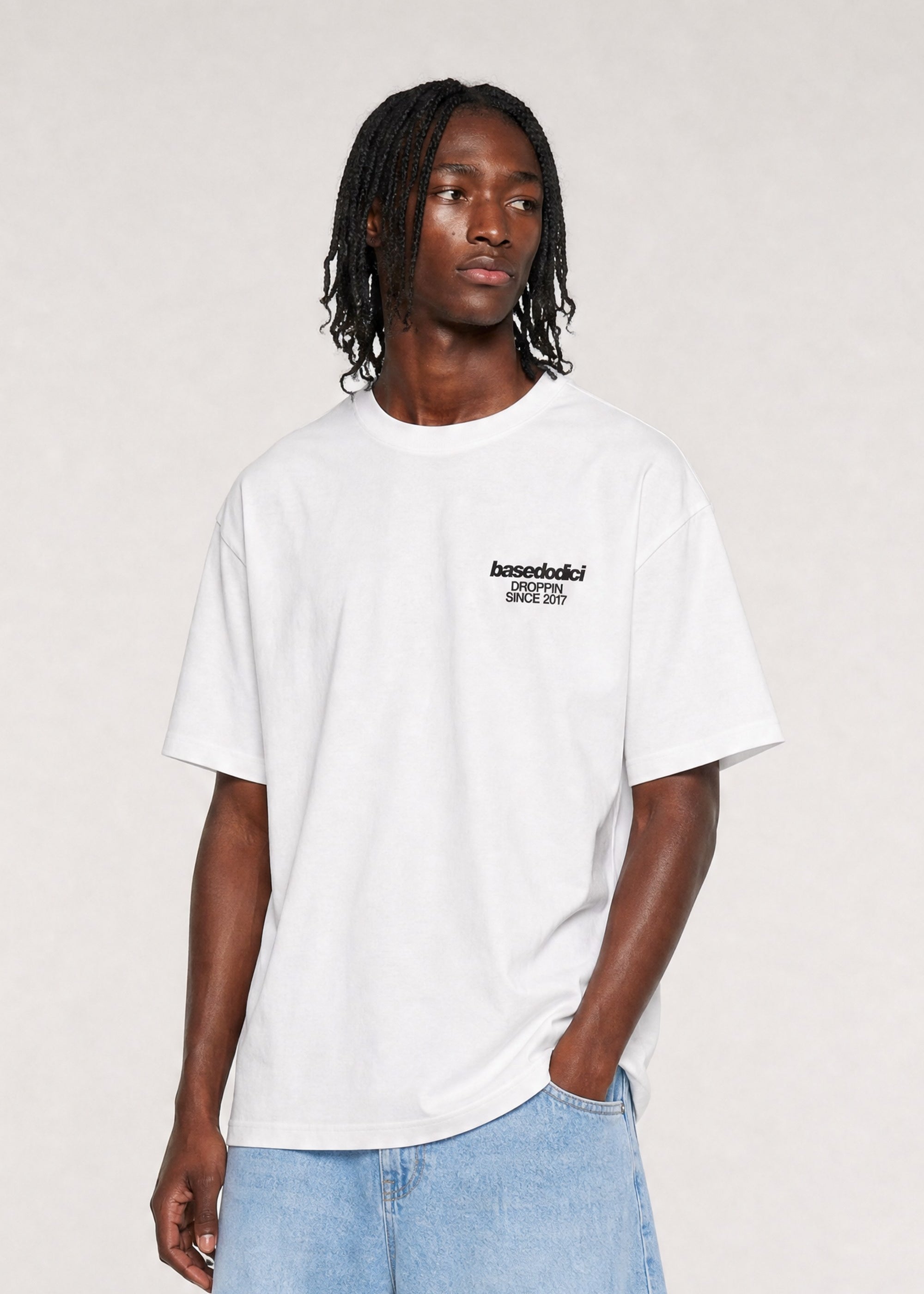 CROP_front-marcus-b6-bianca-black.jpg