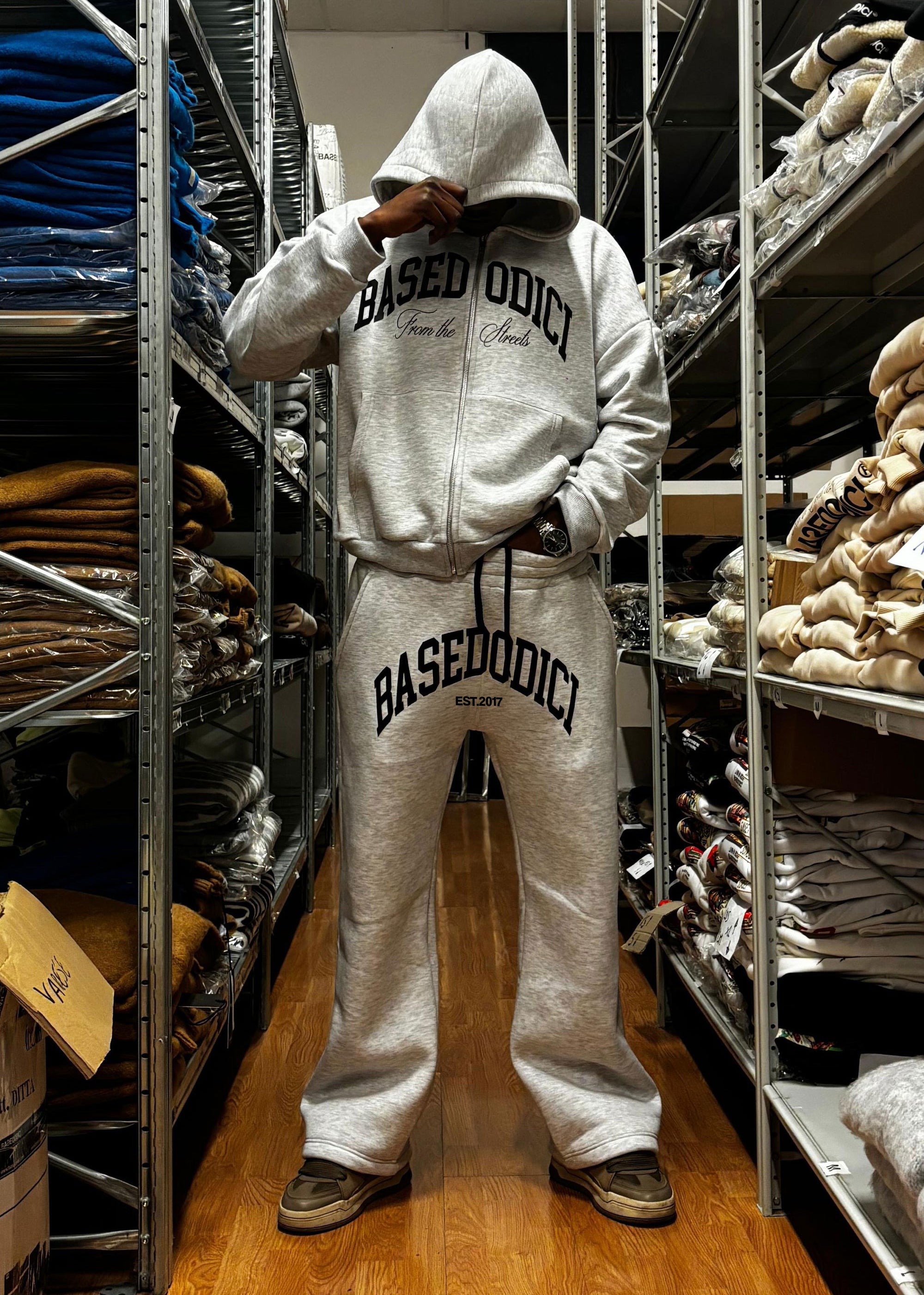 FLEECE-ARCLOGO-ASHGREY-FRONT-25Ago25-03.jpg