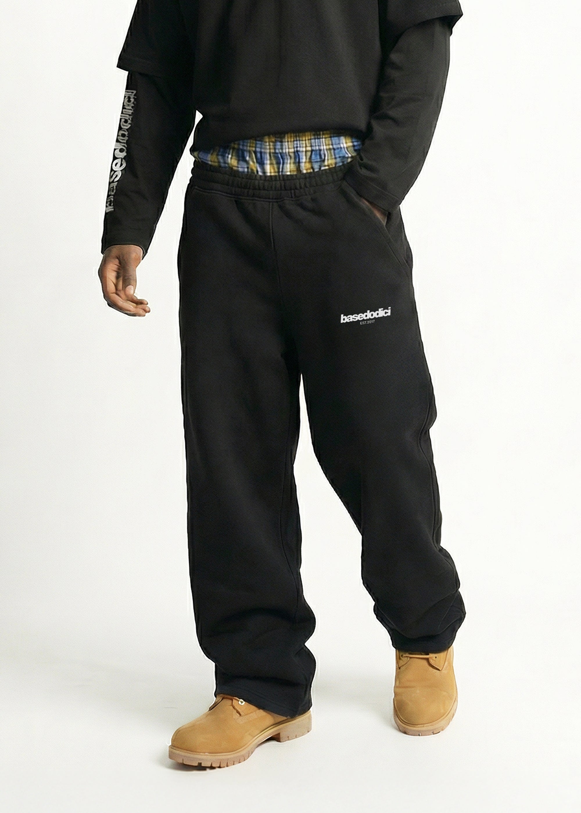 FLEECE-BLACK-BIGCHECK_0000_FRONT_LOGO_EST_copy_3.jpg