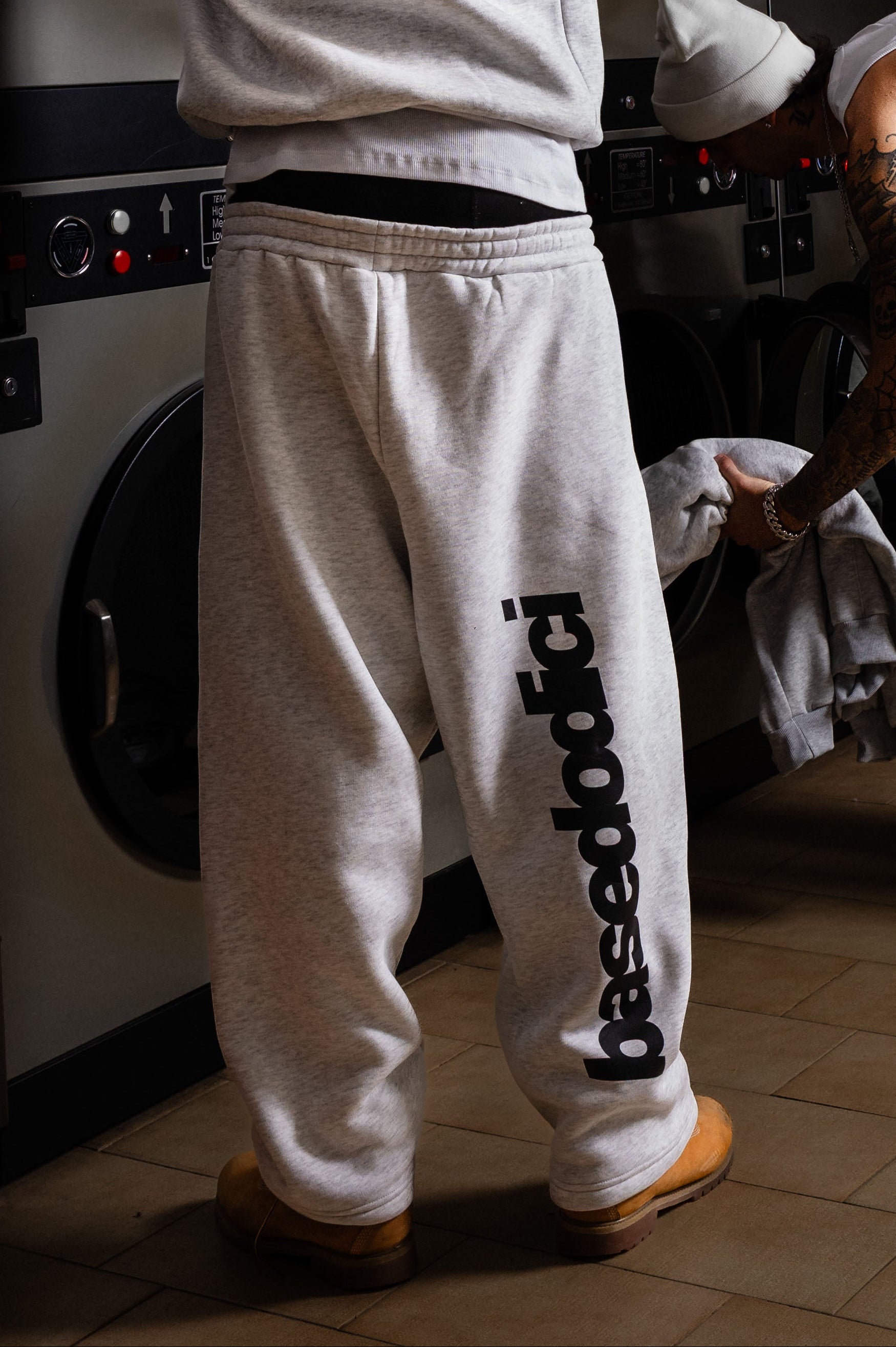 Fleece Pants “COMFY” Vertical Logo AshGrey/Black