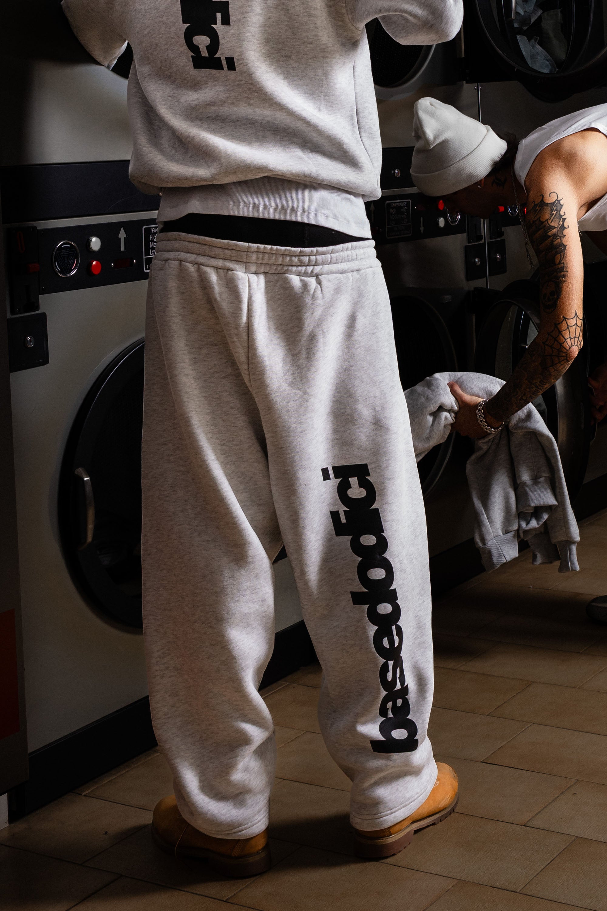 Fleece “COMFY” Vertical Logo AshGrey/Black