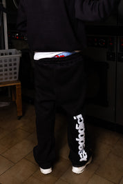 Fleece “COMFY” Vertical Logo Black/White