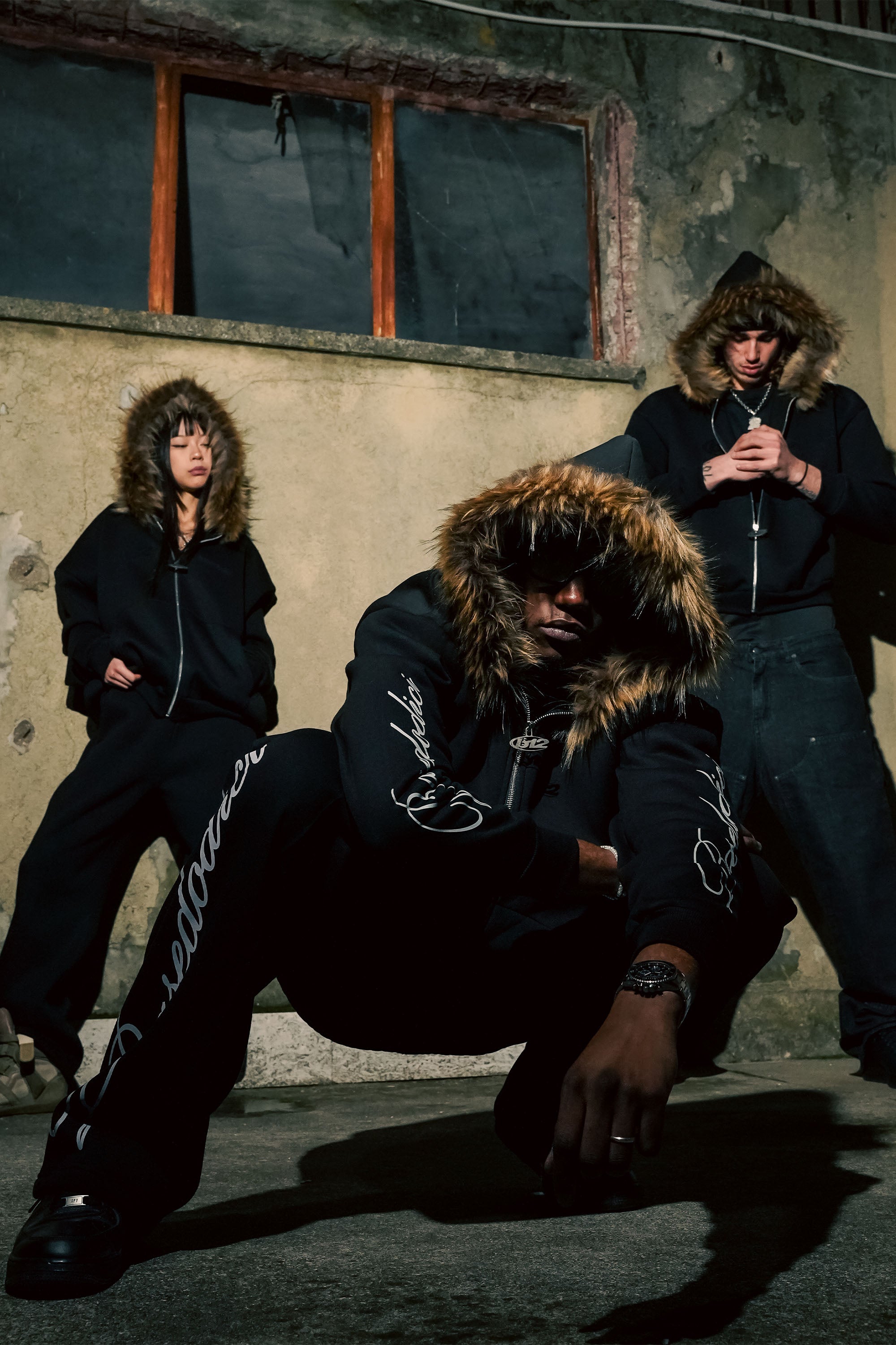 Look "RUDE DIAMOND" Script Black