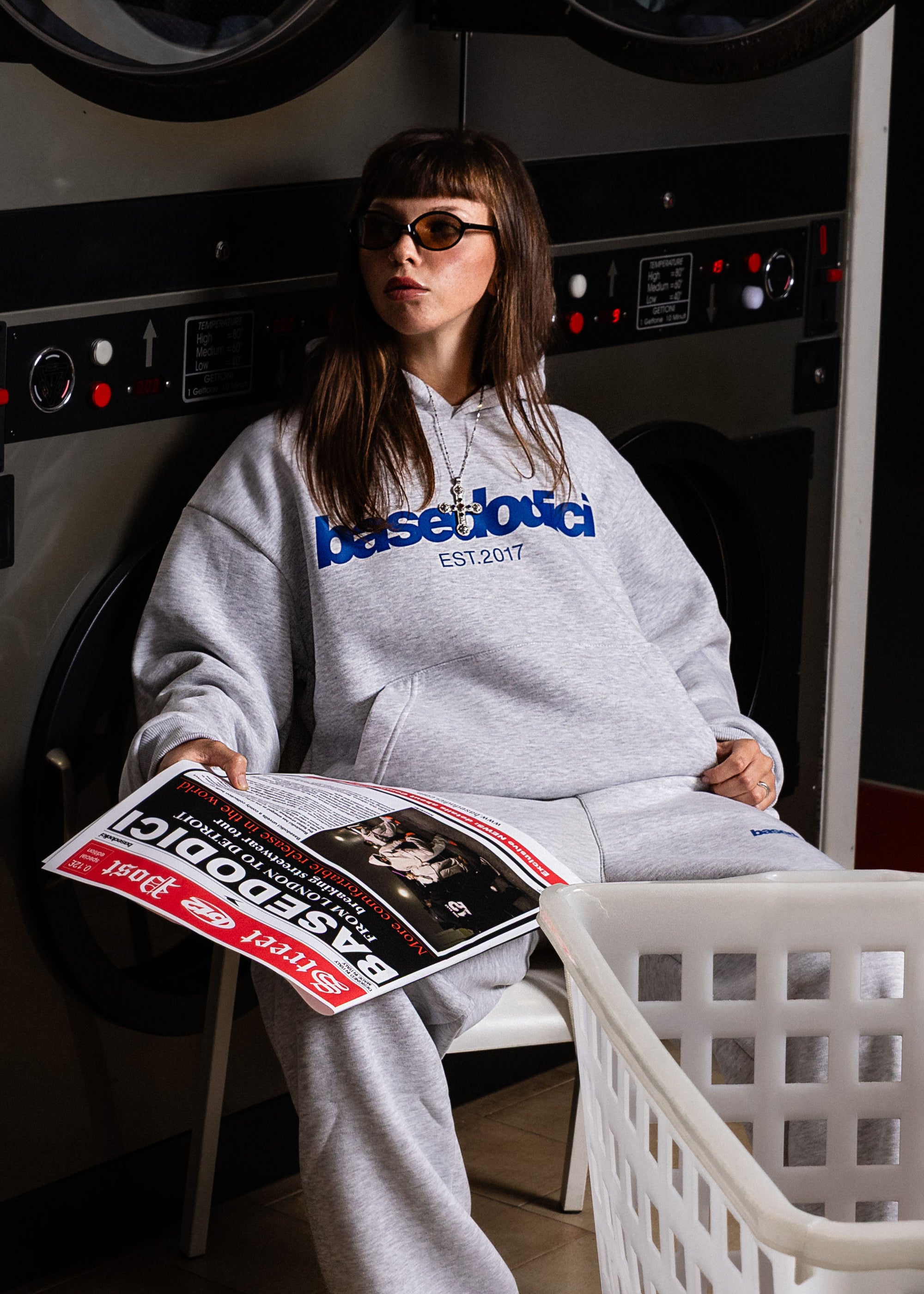 HOODIE_COMFY_FRONTLOGOASHGREY_BLUE_0000_18.jpg