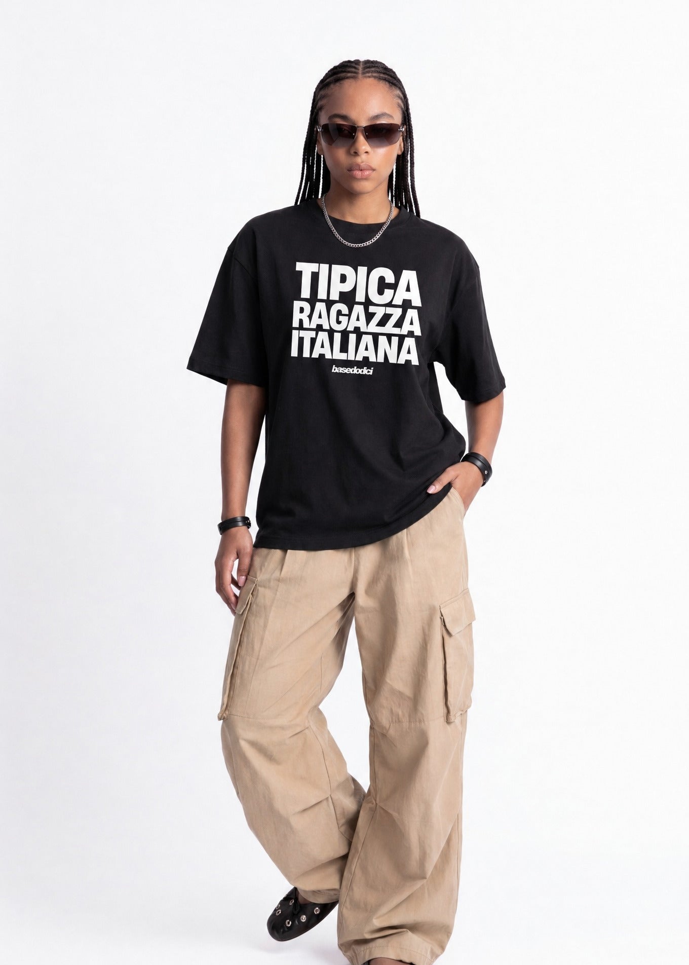 INDOSSATO-DONNAT-ShirtCOPY_PASTERagazzaItalianaBlack-White.jpg