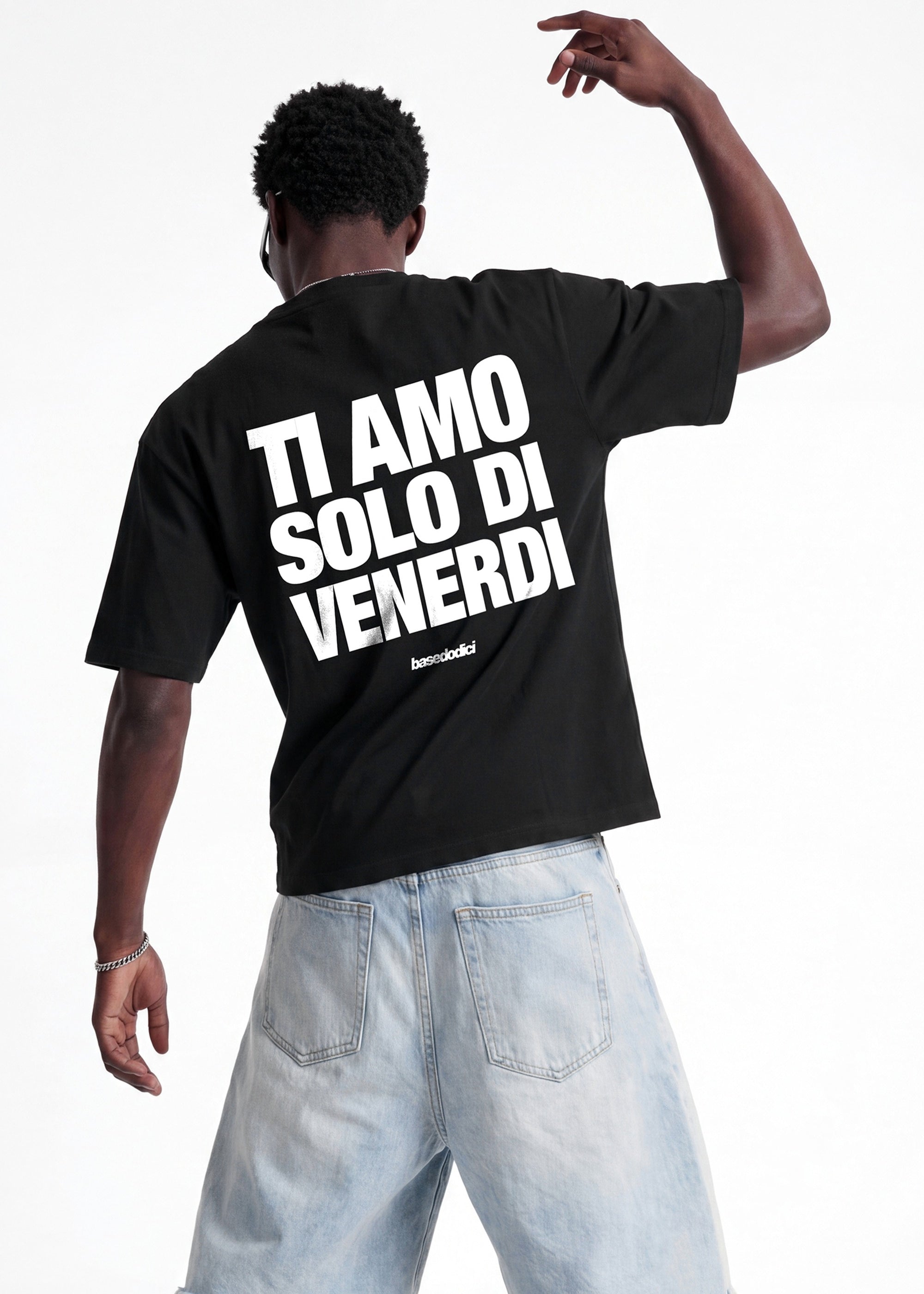 INDOSSATOCROP-UOMOT-ShirtCOPY_PASTETiAmoVenerdiBlack-White1.jpg
