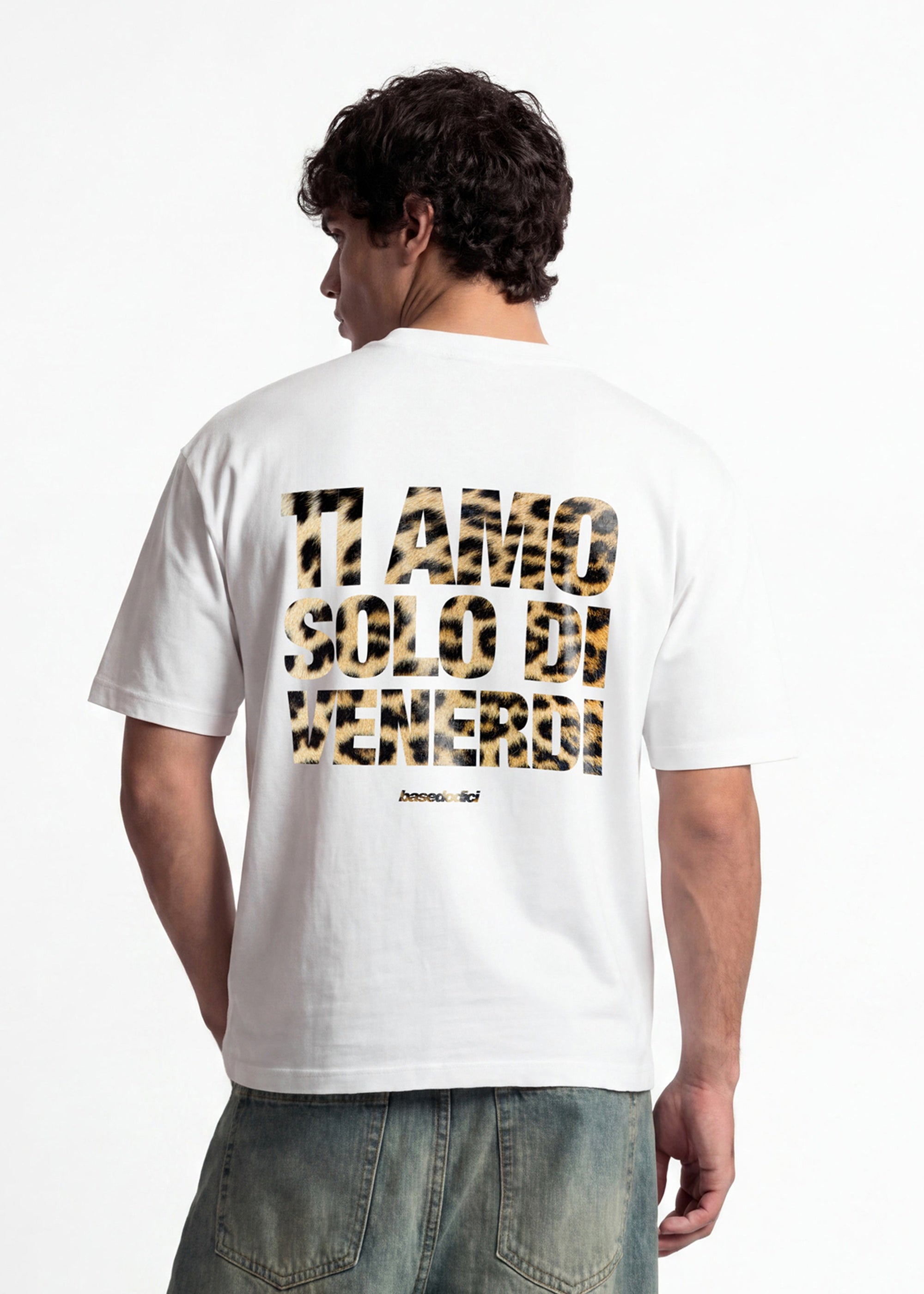 INDOSSATOCROP-UOMOT-ShirtCOPY_PASTETiAmoVenerdiWhite-Animalier1.jpg