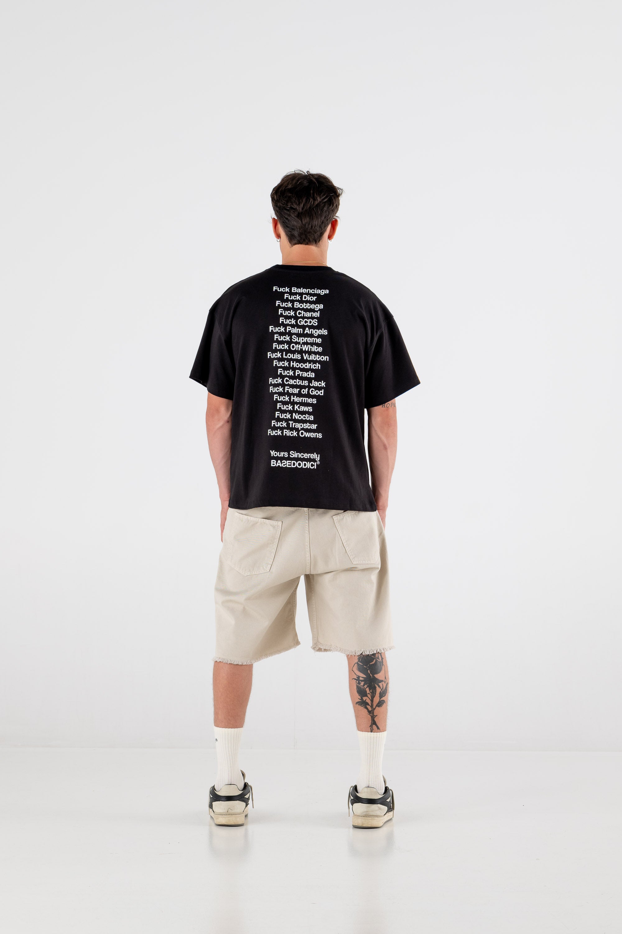 T-Shirt Over “RESORT” Fck OG Black