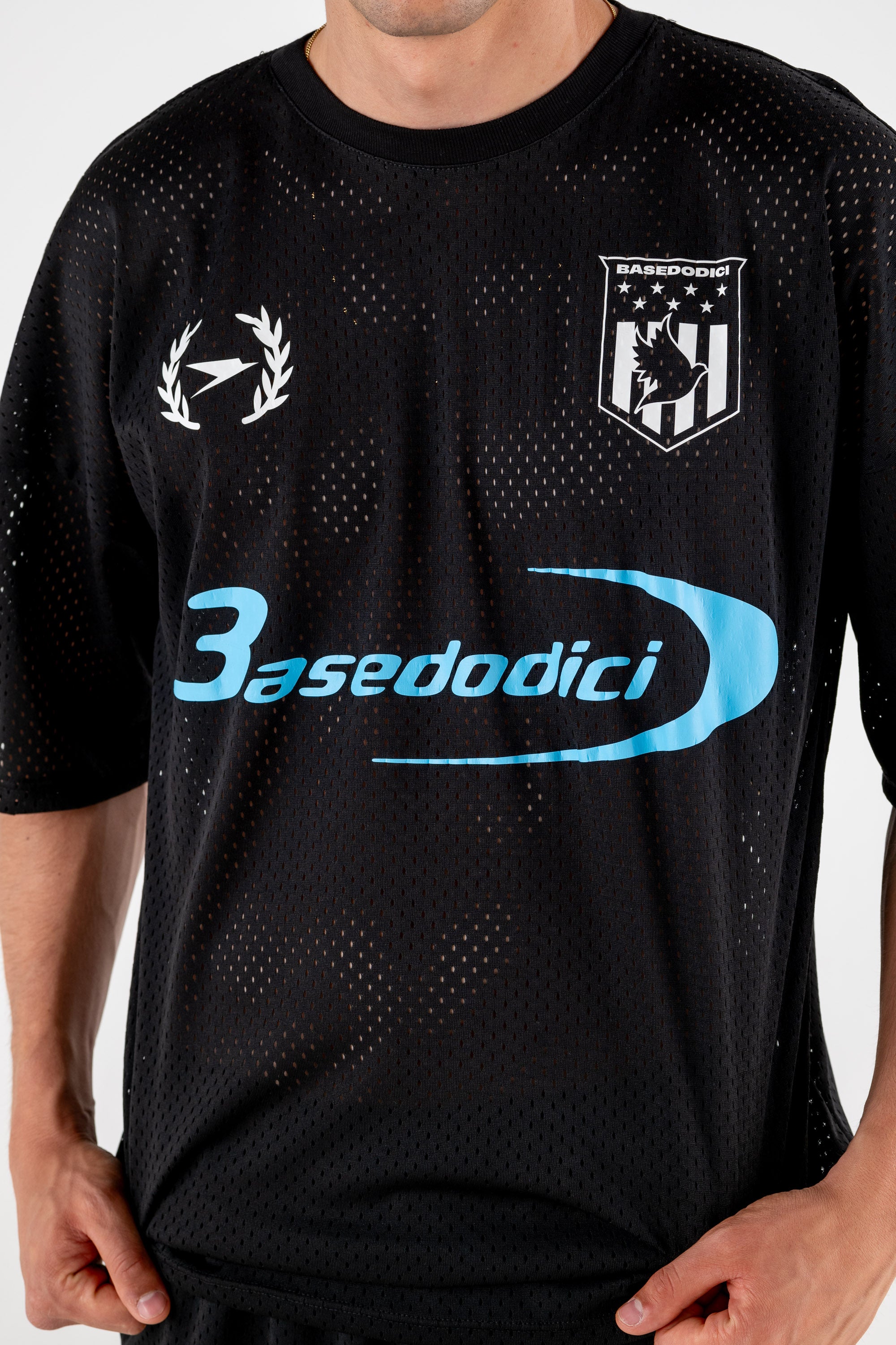 T-Shirt Over “RESORT” Soccer Black